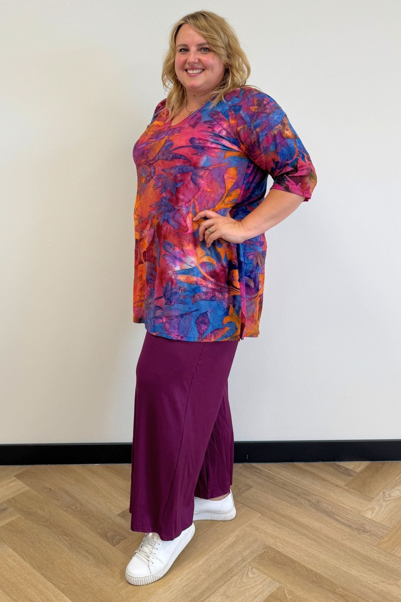 Top Erna | Majestic Bloom | Stretch Jersey | 3/4 mouw | Recht model | 90cm