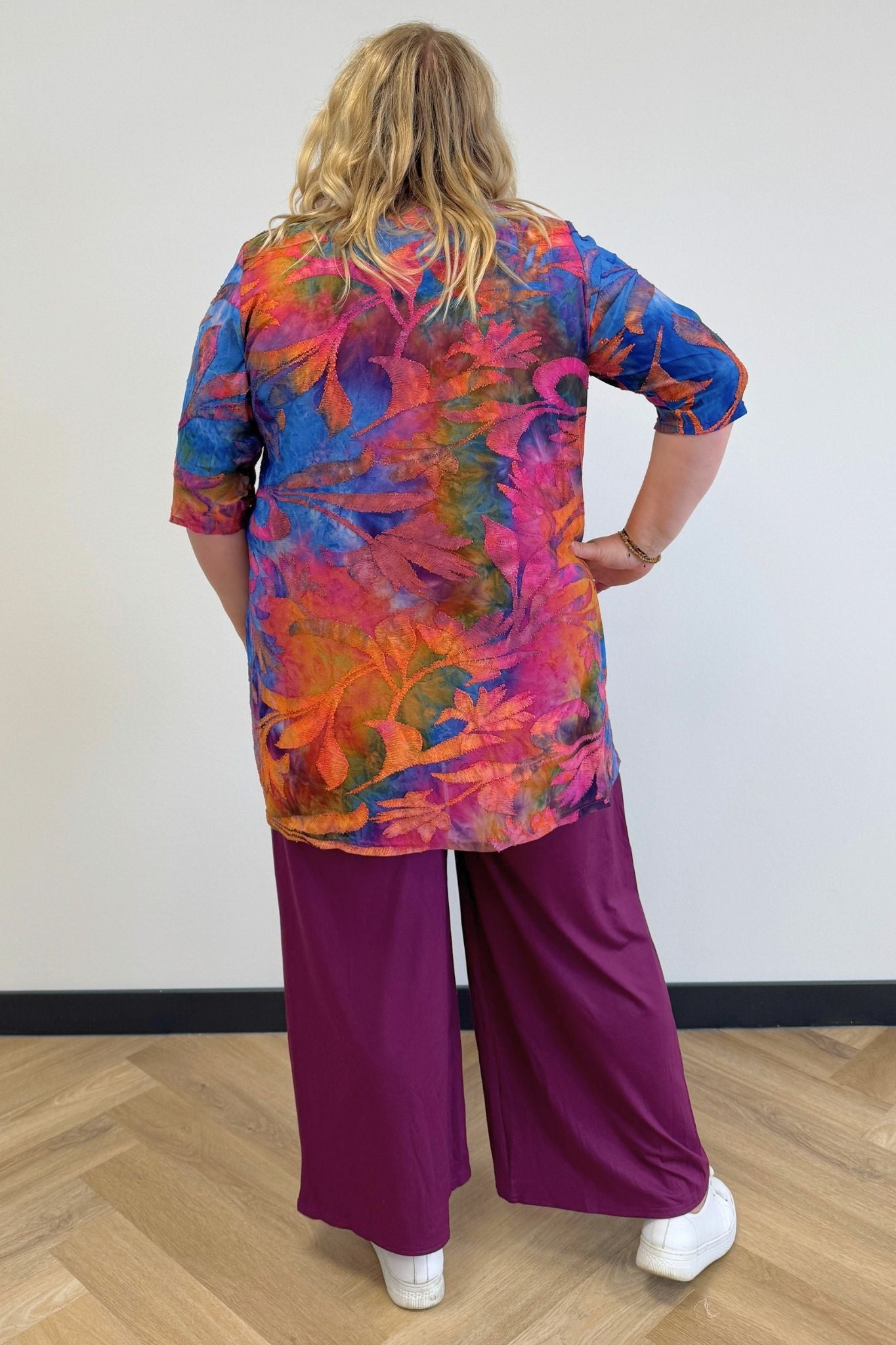 Top Erna | Majestic Bloom | Stretch Jersey | 3/4 mouw | Recht model | 90cm