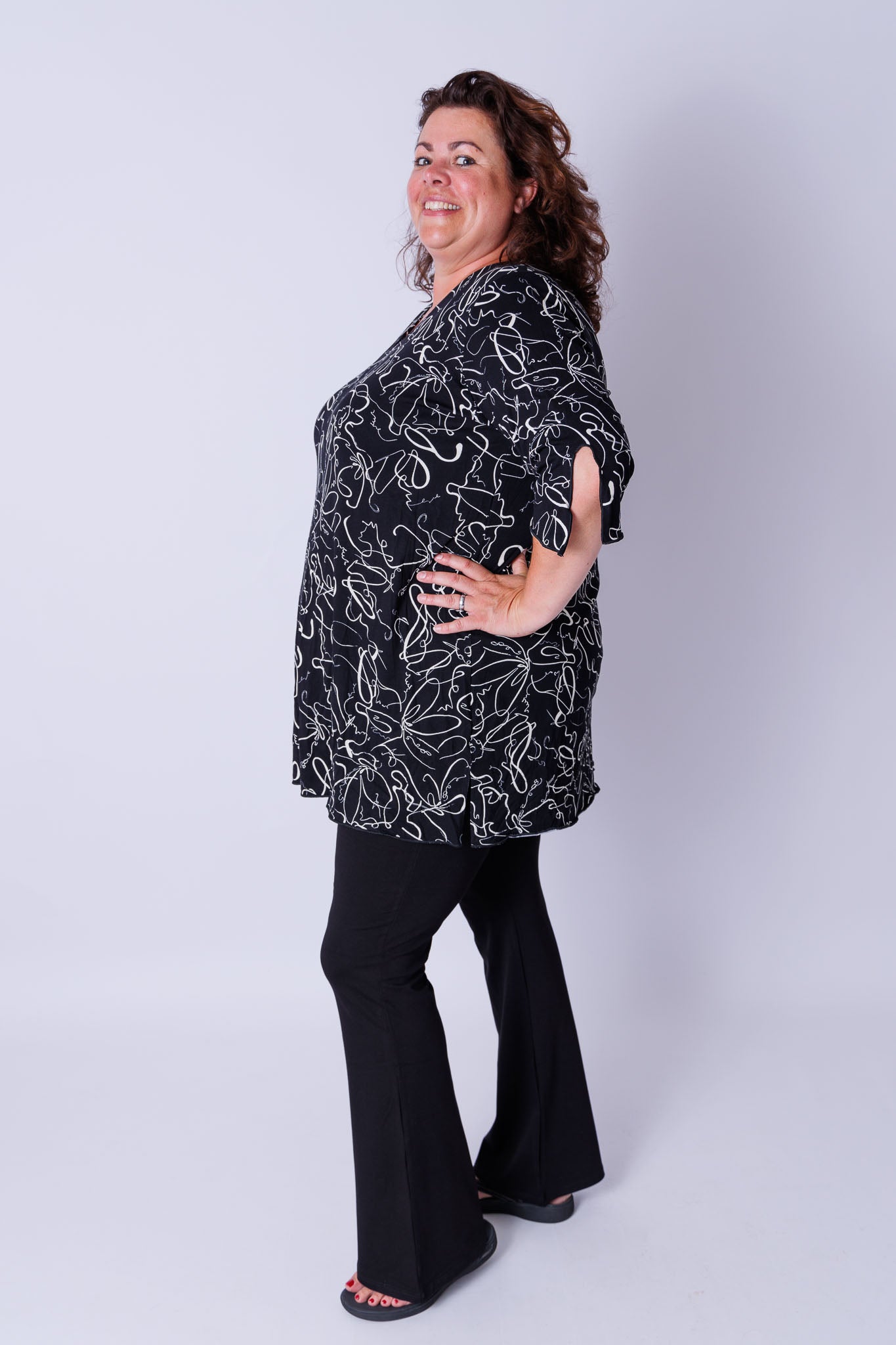 Top Erna zwart abstract vlinders 90 cm viscose
