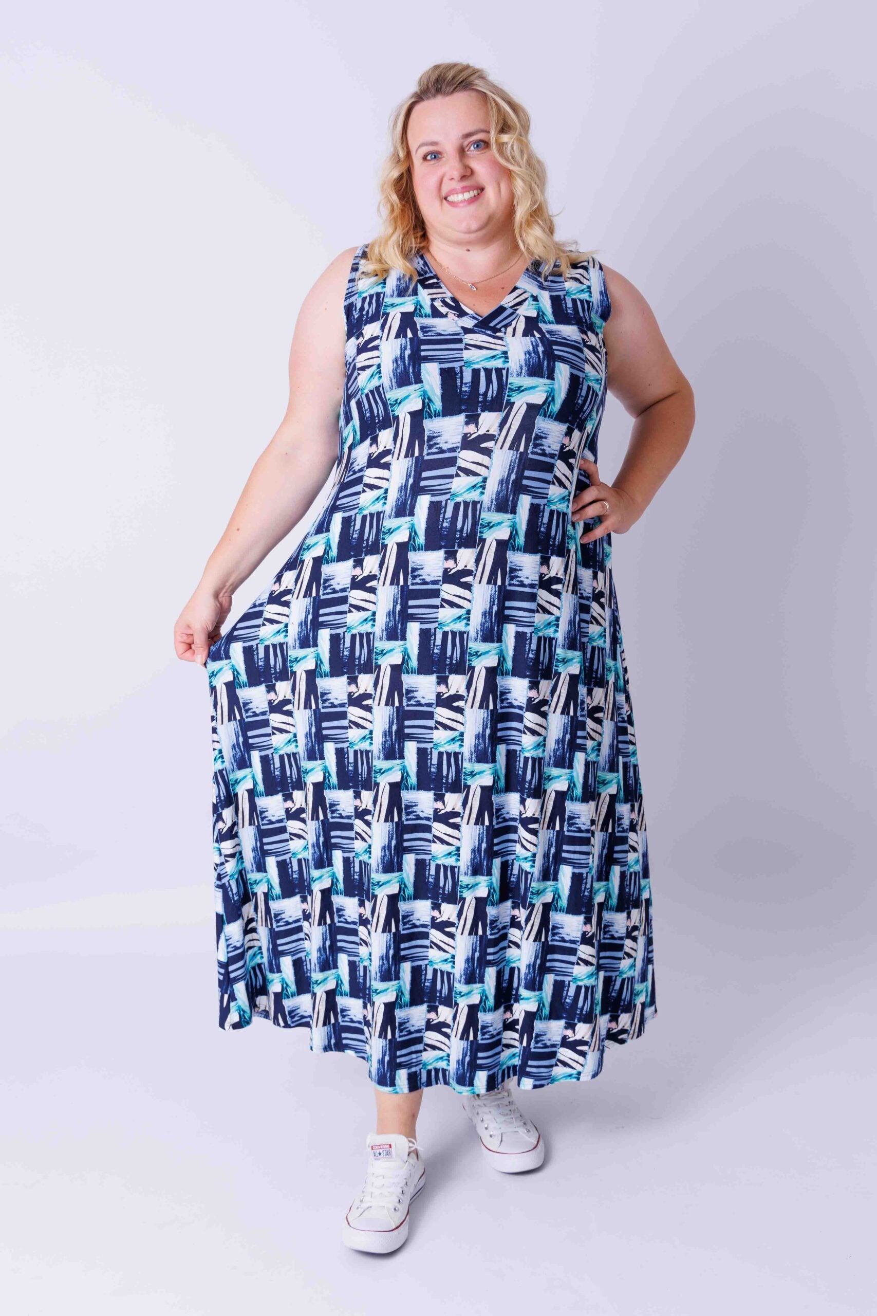 Maxi jurk mouwloos blokjes viscose ca 130-135 cm maat 46/48