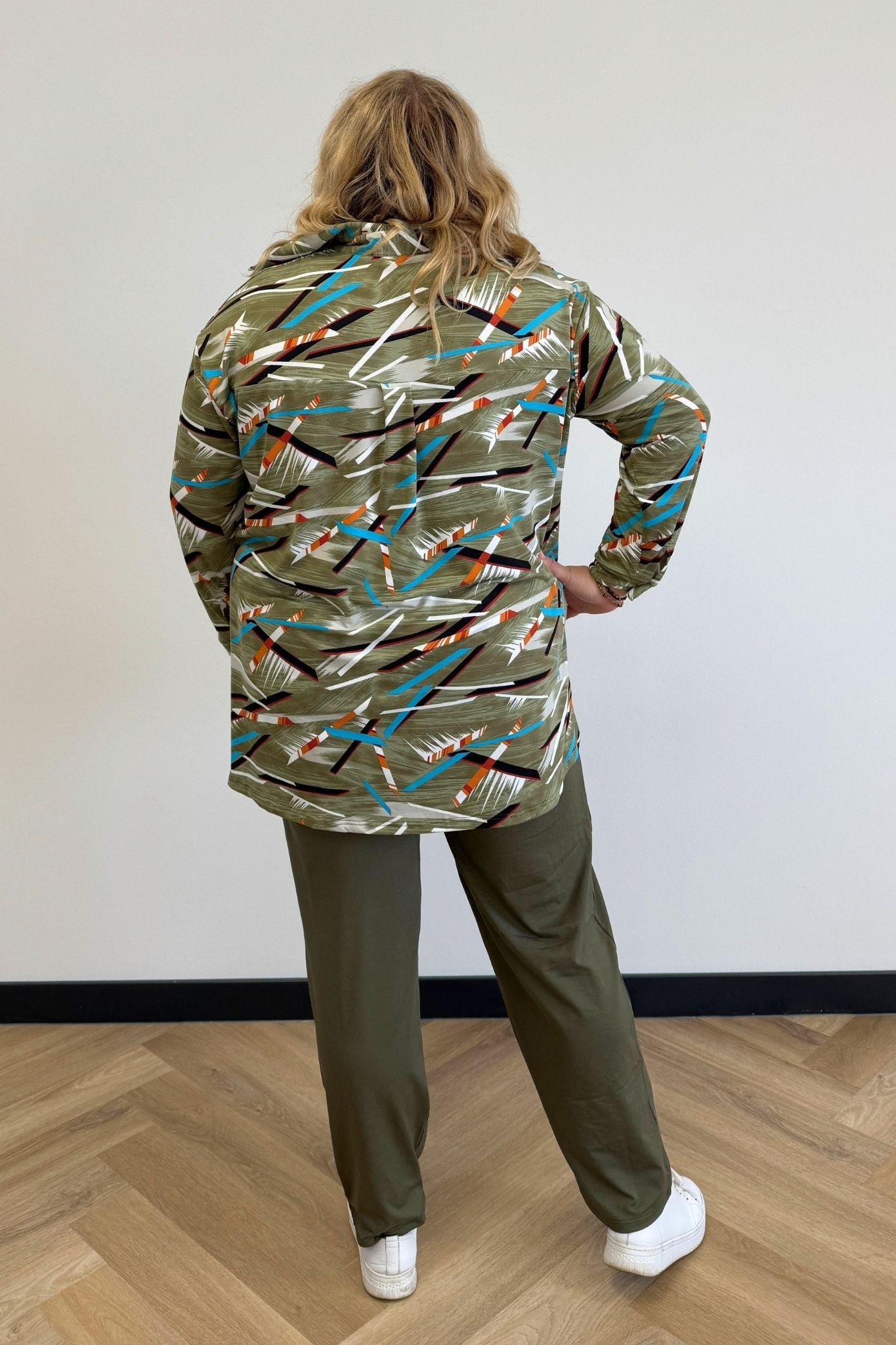 PRE-ORDER | Blouse Tonny | A-lijn | Lange mouw | Olive Escape | Kimo stof | 90cm