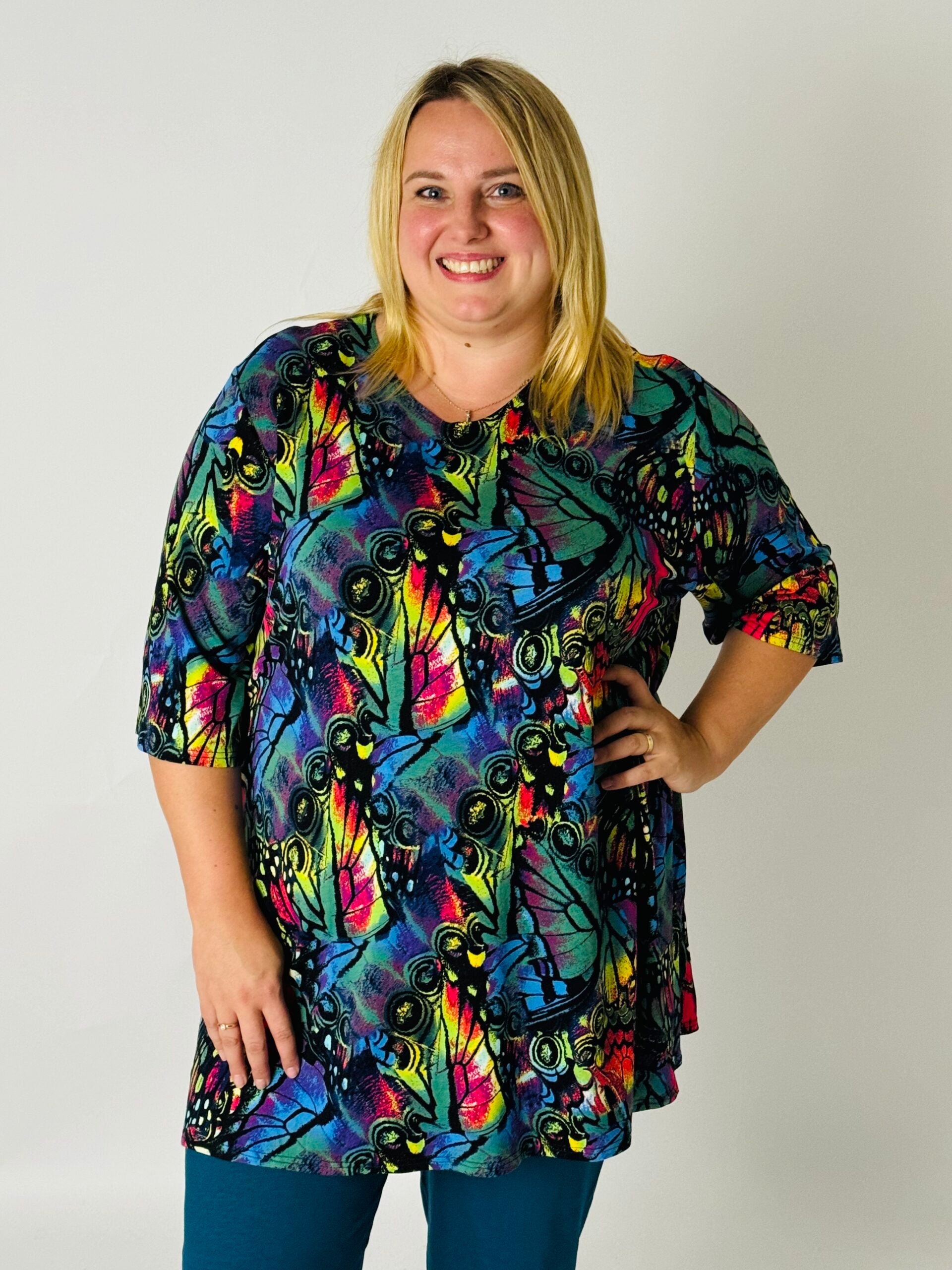 T-shirt Eva viscose met print vlinder abstract 90cm