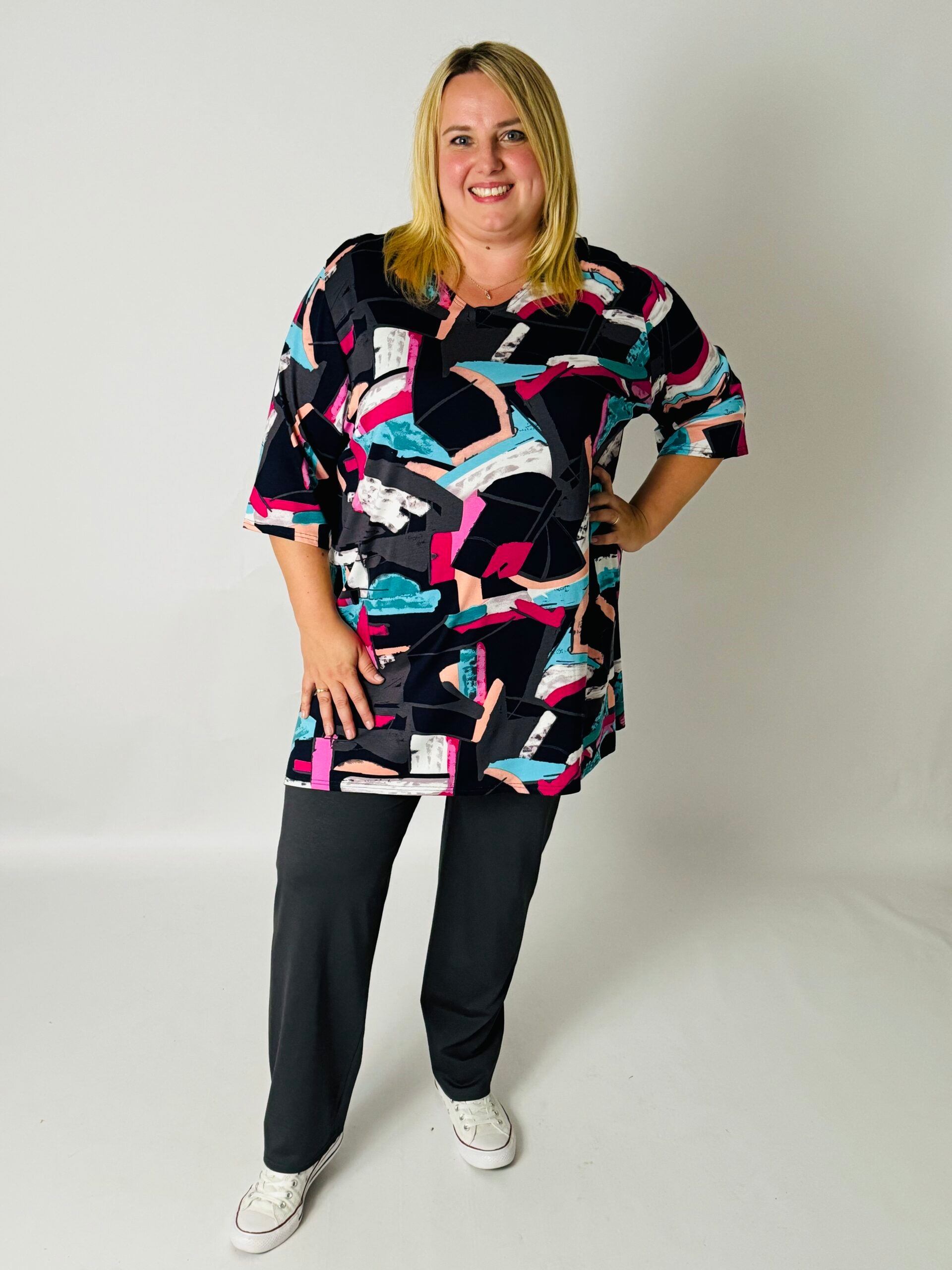 T-shirt Eva viscose met print abstractie grafiet 90cm