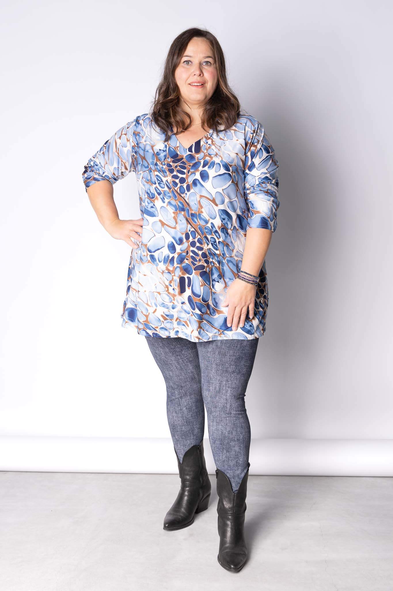 Top Vera | Blauwe Kiezels | Kimo | A-lijn | Lange mouw | 80cm