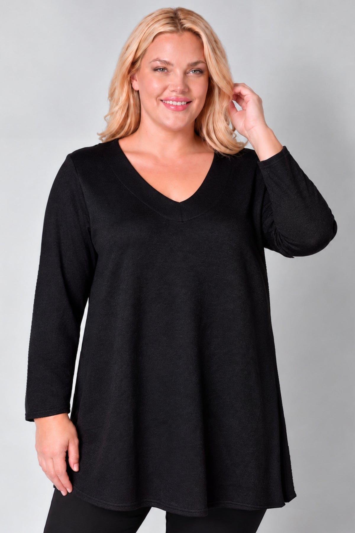 Trui Erna | Zwart | Zachte warme gebreide Mohito | Recht model | V-hals | 90 cm