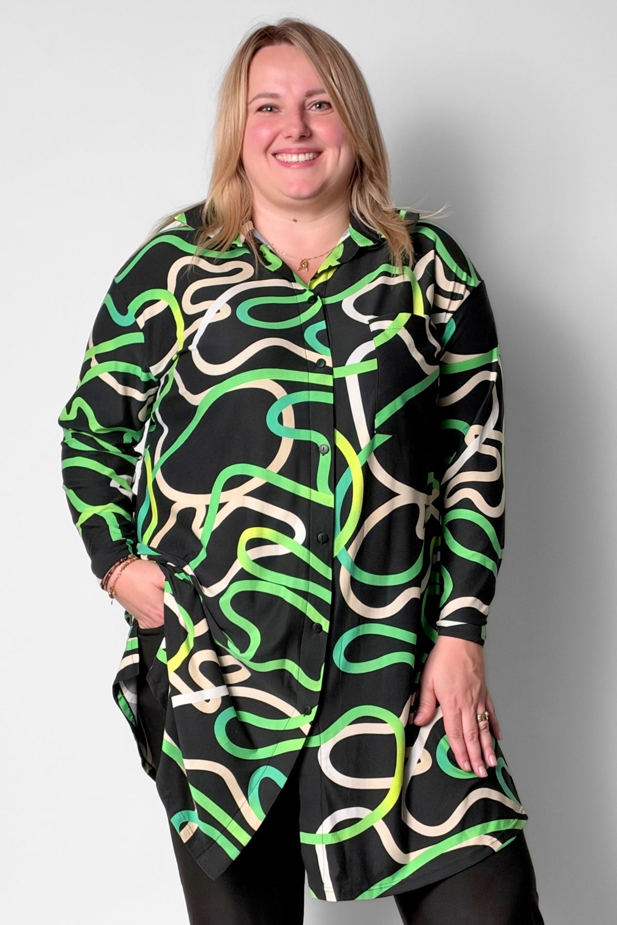 Blouse Tonny | Fresh Green | Zachte Kimo | 4-Way Stretch | 105cm | Gaat uit Assortiment