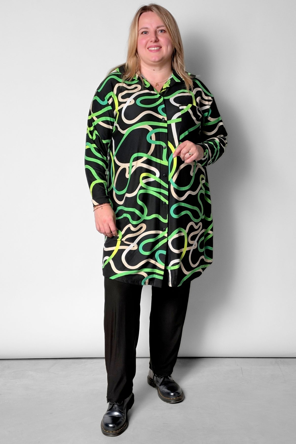Blouse Tonny | Fresh Green | Zachte Kimo | 4-Way Stretch | 105cm | Gaat uit Assortiment