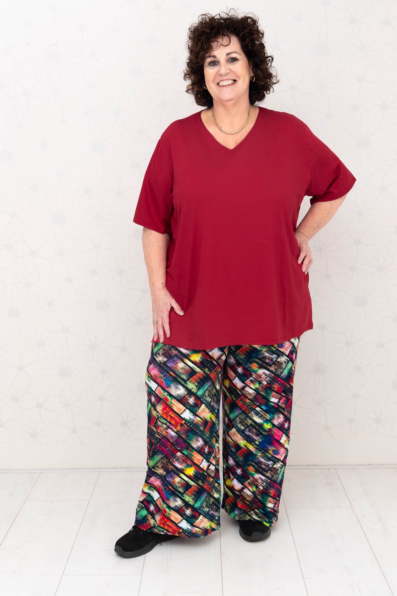 Wijde broek Judith – blokjes fleurig viscose – binnenbeenlengte ca. 69/72 cm
