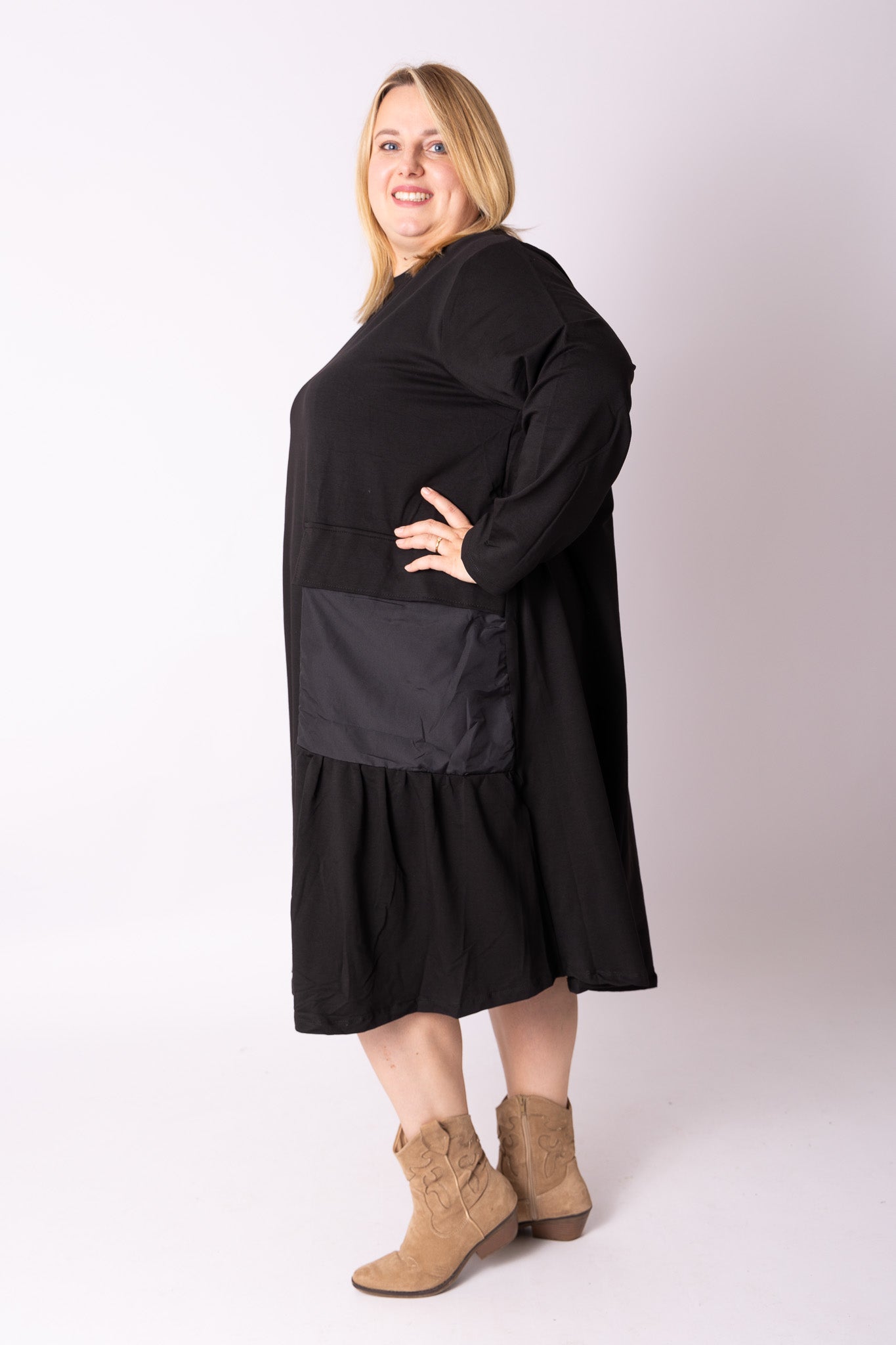 Jurk Annelieze zwart ca 115 cm lang maat 54-58