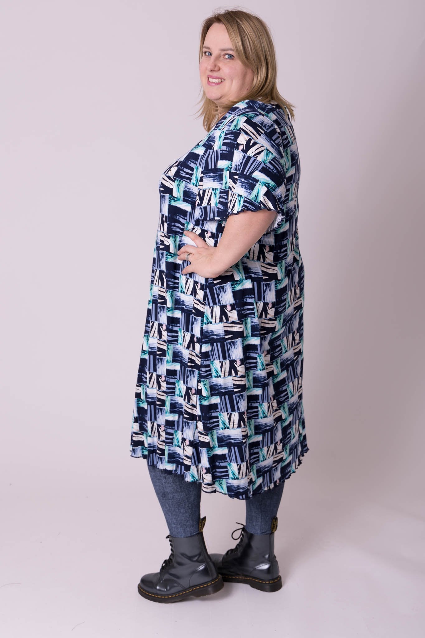 Tuniek/Jurk Karin met vlindermouwen 115 cm viscose de laatste maten 50-54
