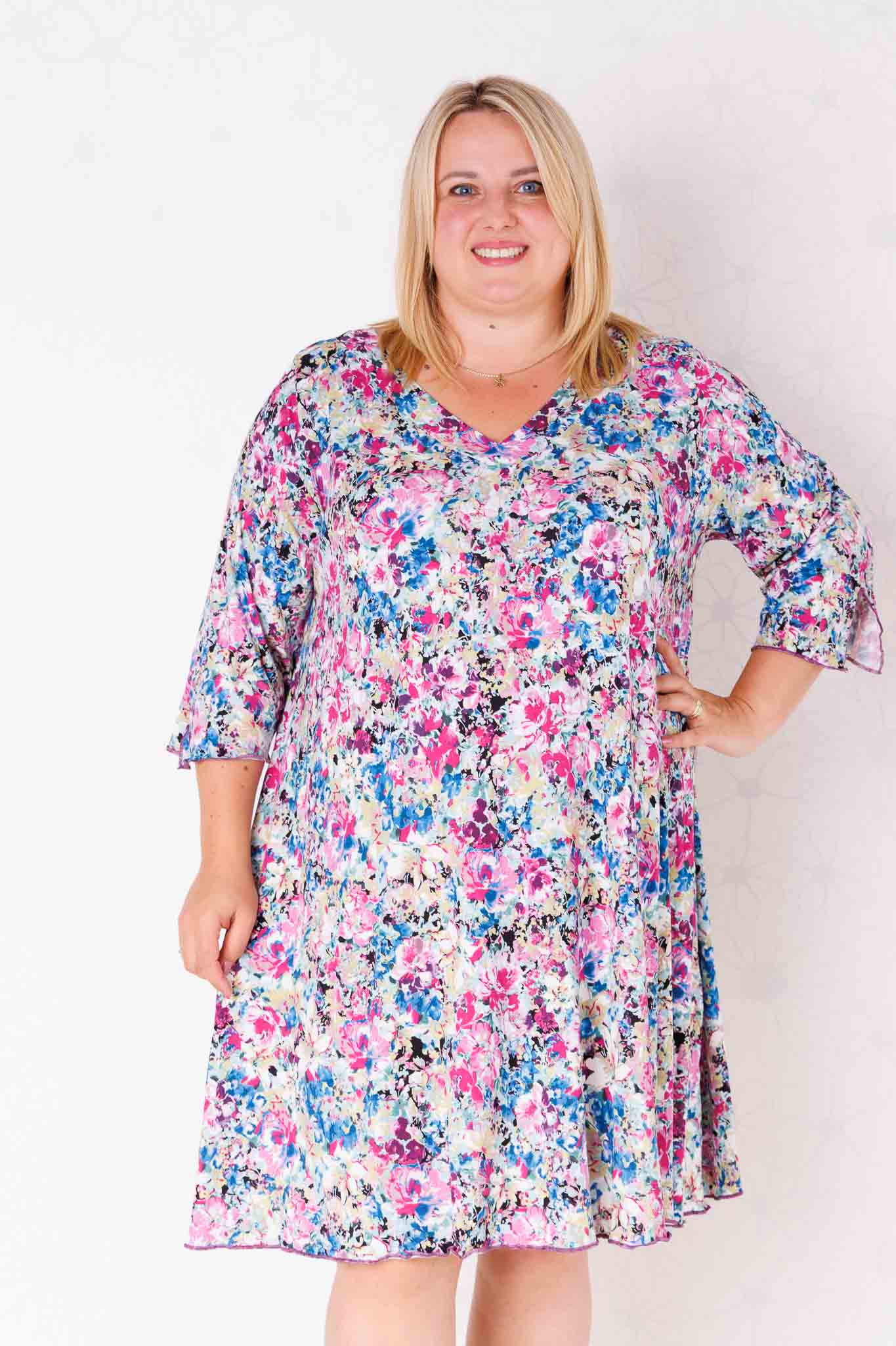 Jurk Linda-bloemen roze blauw-viscose-105 cm lang
