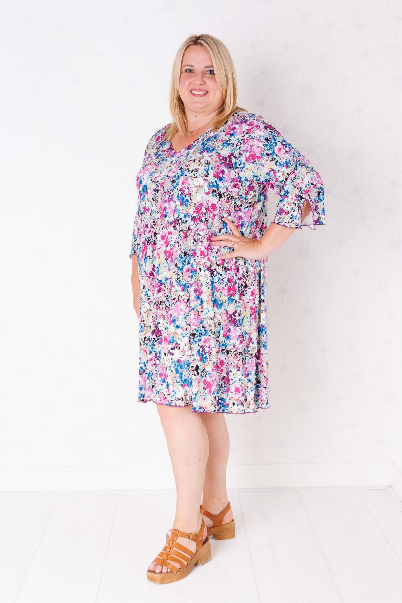 Jurk Linda-bloemen roze blauw-viscose-105 cm lang