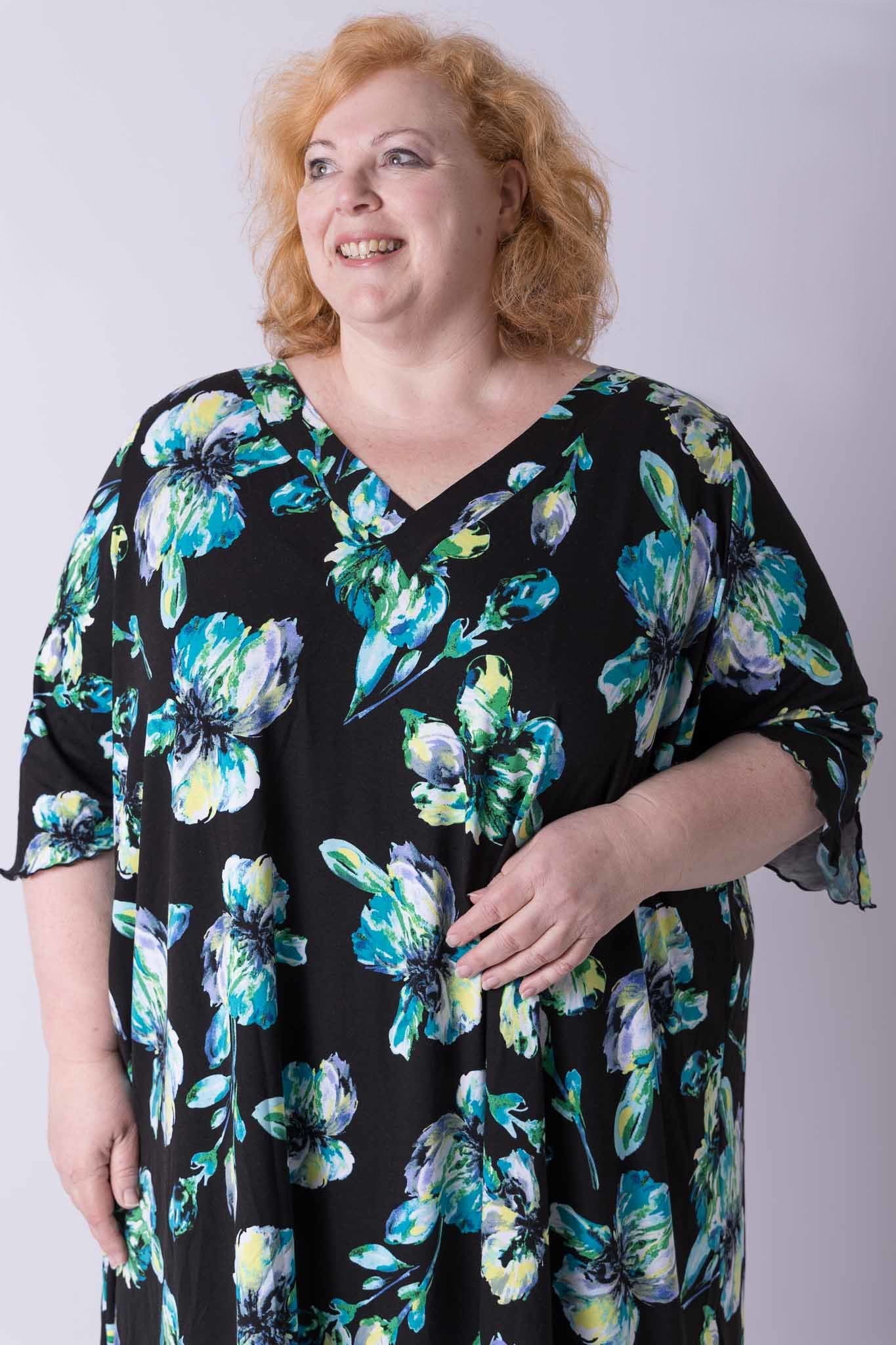 Jurk Linda viscose zwart blauwe bloemen105 cm lang