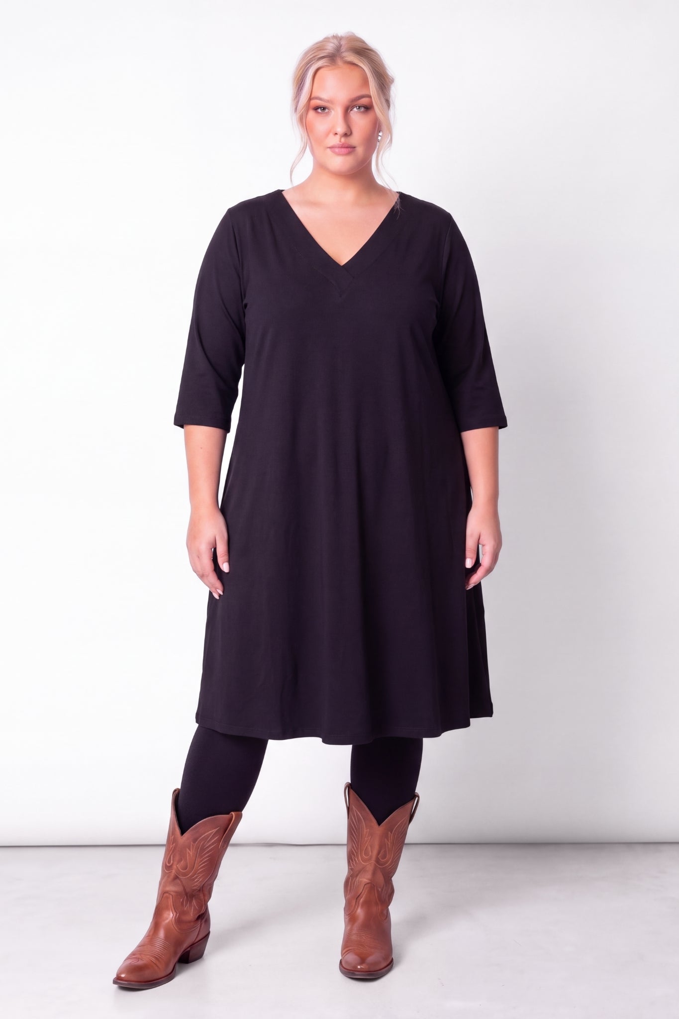 Wijde A-lijn Jurk Ingrid | V-hals | Viscose Single Jersey | 3/4 Mouw | 120cm
