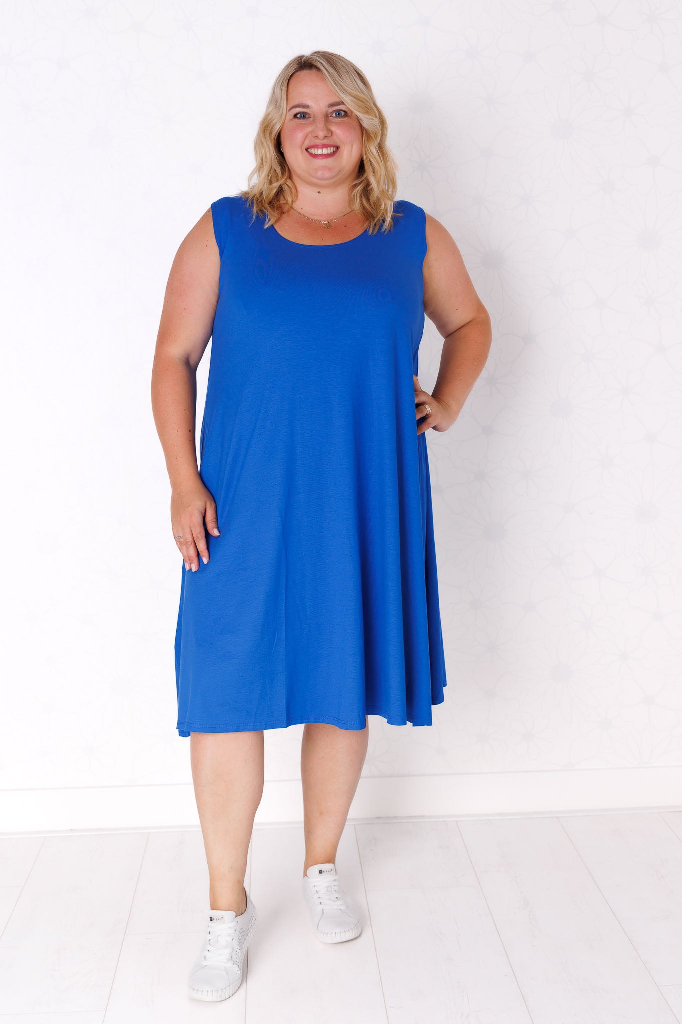 Jurk Linda mouwloos - wijde A-lijn - viscose - ca 115 cm