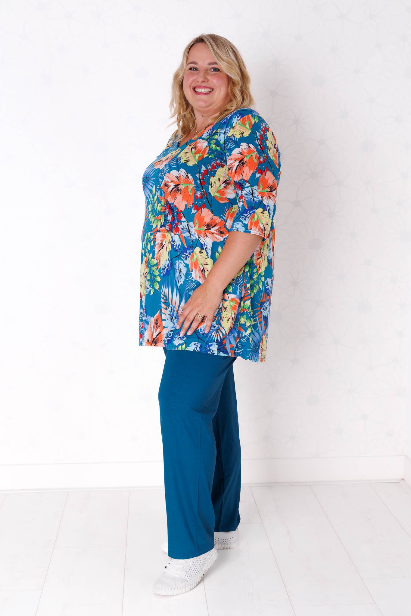 Top Erna – Bloemen/Bladeren/Turquoise/Oranje |Travelstof 90 cm