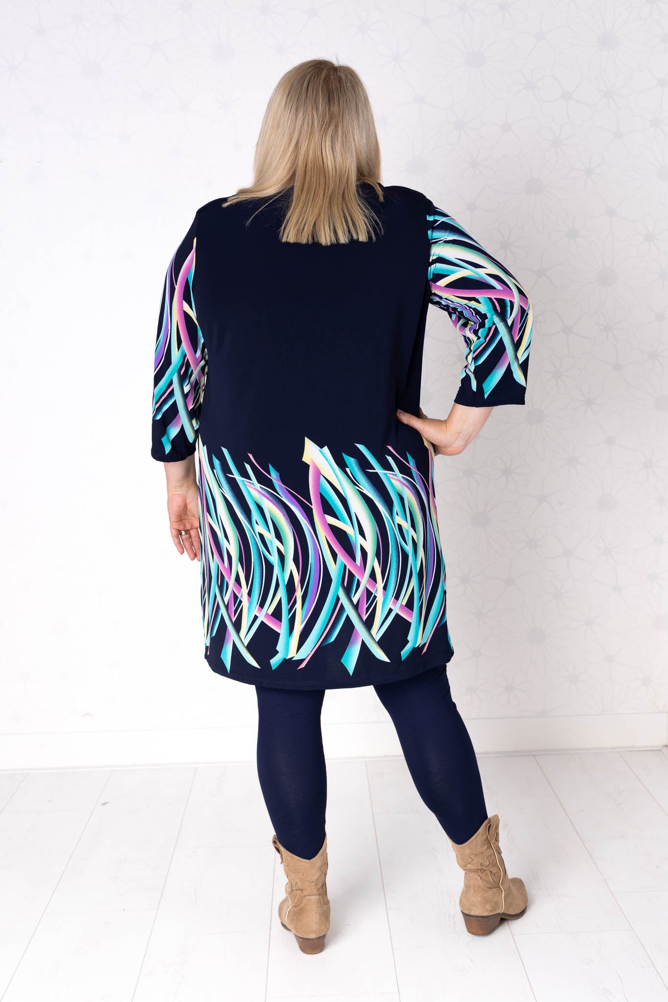 Tuniek Hollandia | Recht | 3/4 mouwen | Travelstof | Regenboog print | 100cm