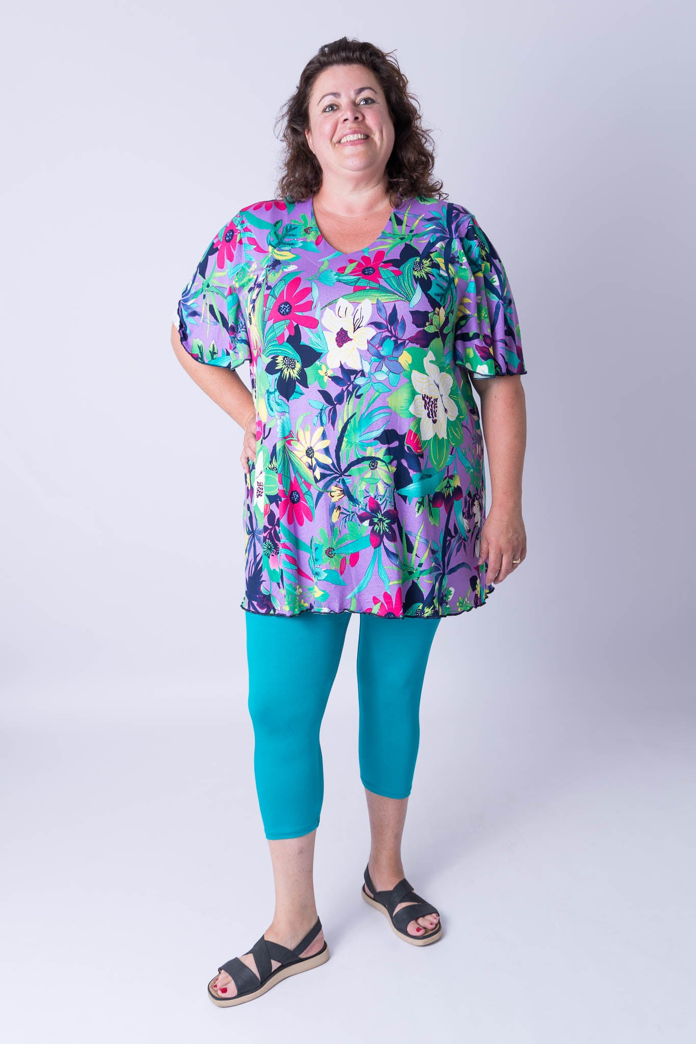 Top Karin bloemen op paars 90 cm viscose