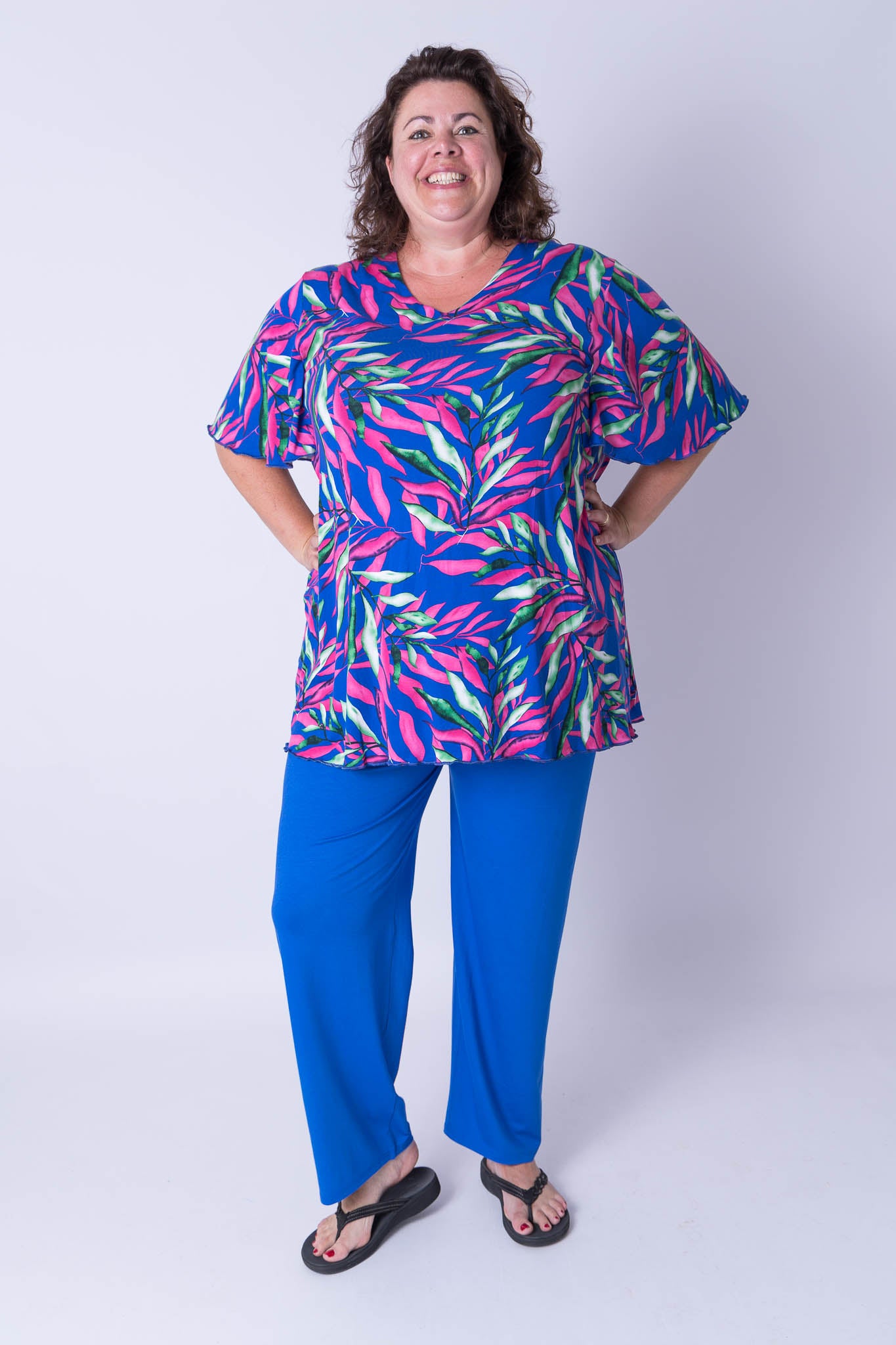 Top Karin fuchsia roze groene blaadjes 90 cm viscose