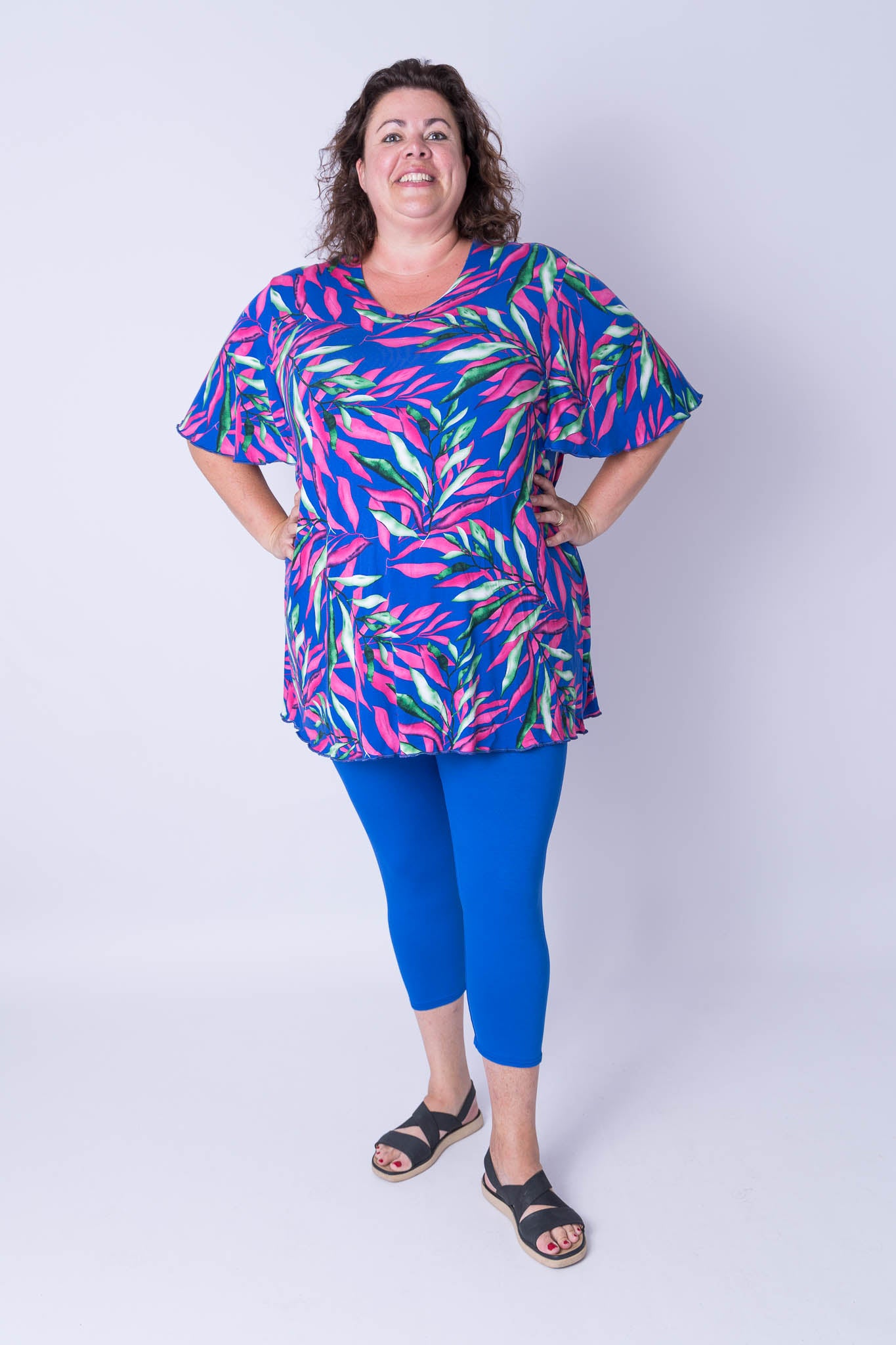 Top Karin fuchsia roze groene blaadjes 90 cm viscose