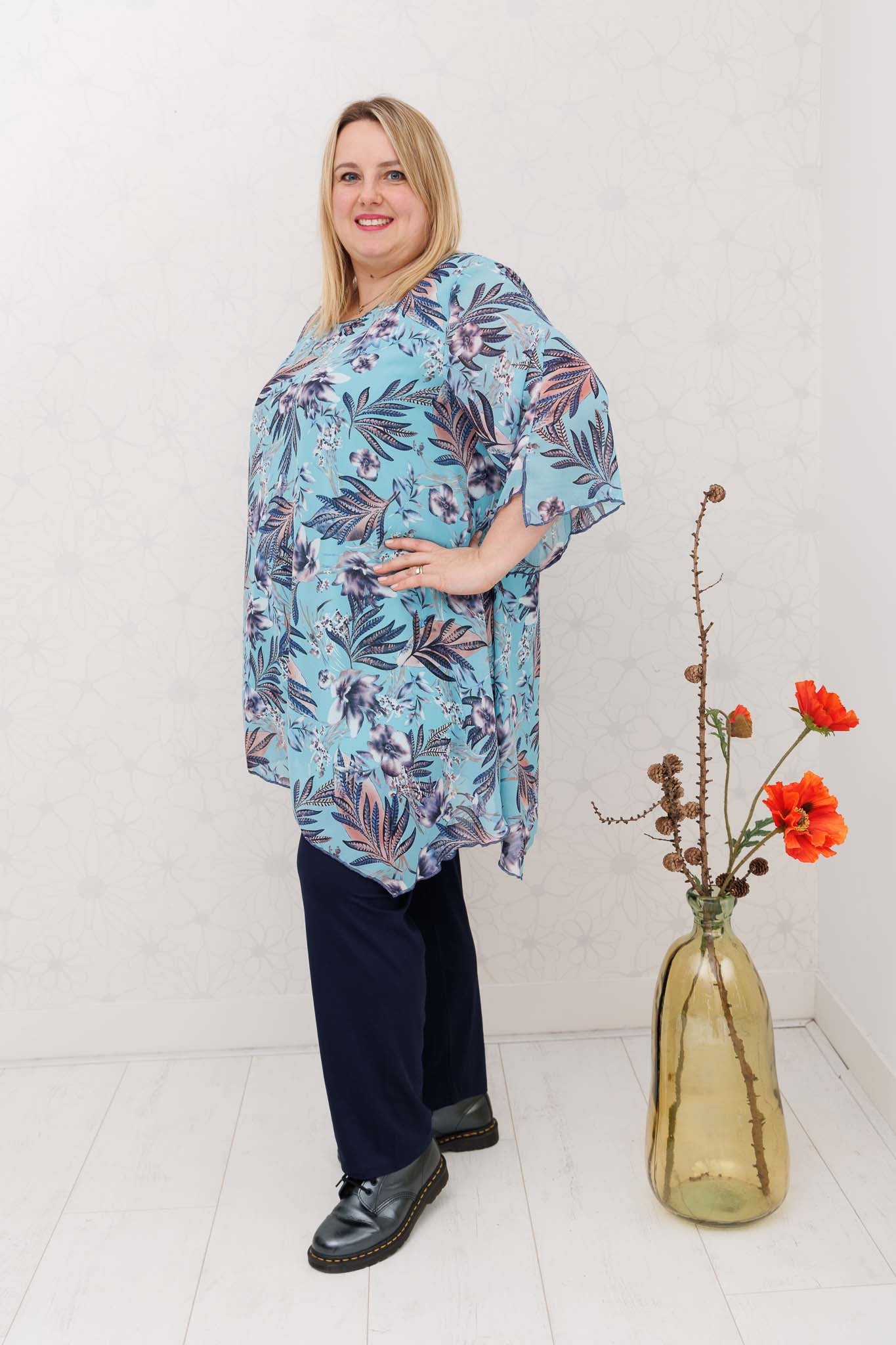 Tuniek Lotte turquoise asymmetrisch chiffon