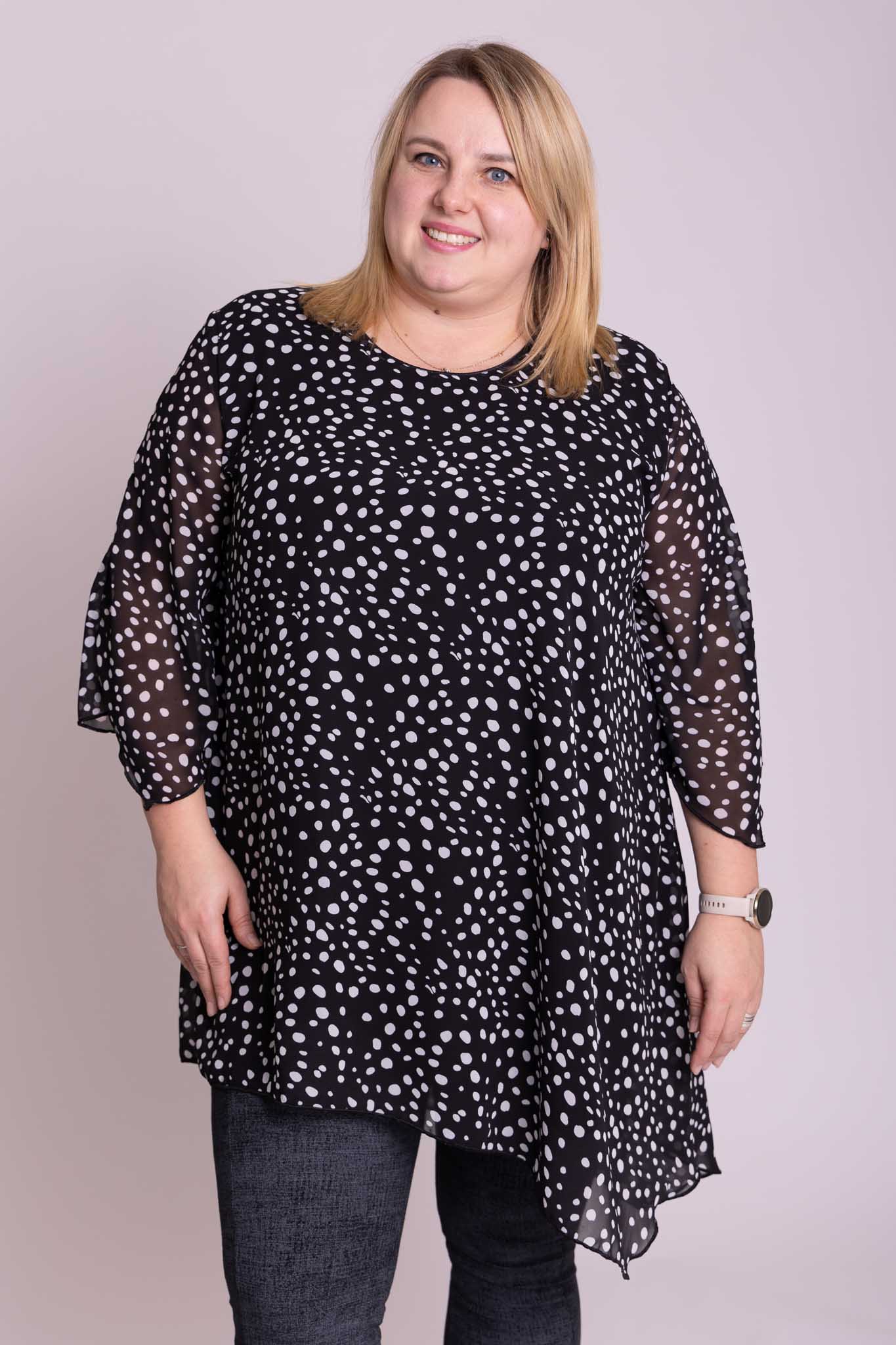 Tuniek Lotte asymmetrisch witte stippen op zwart chiffon