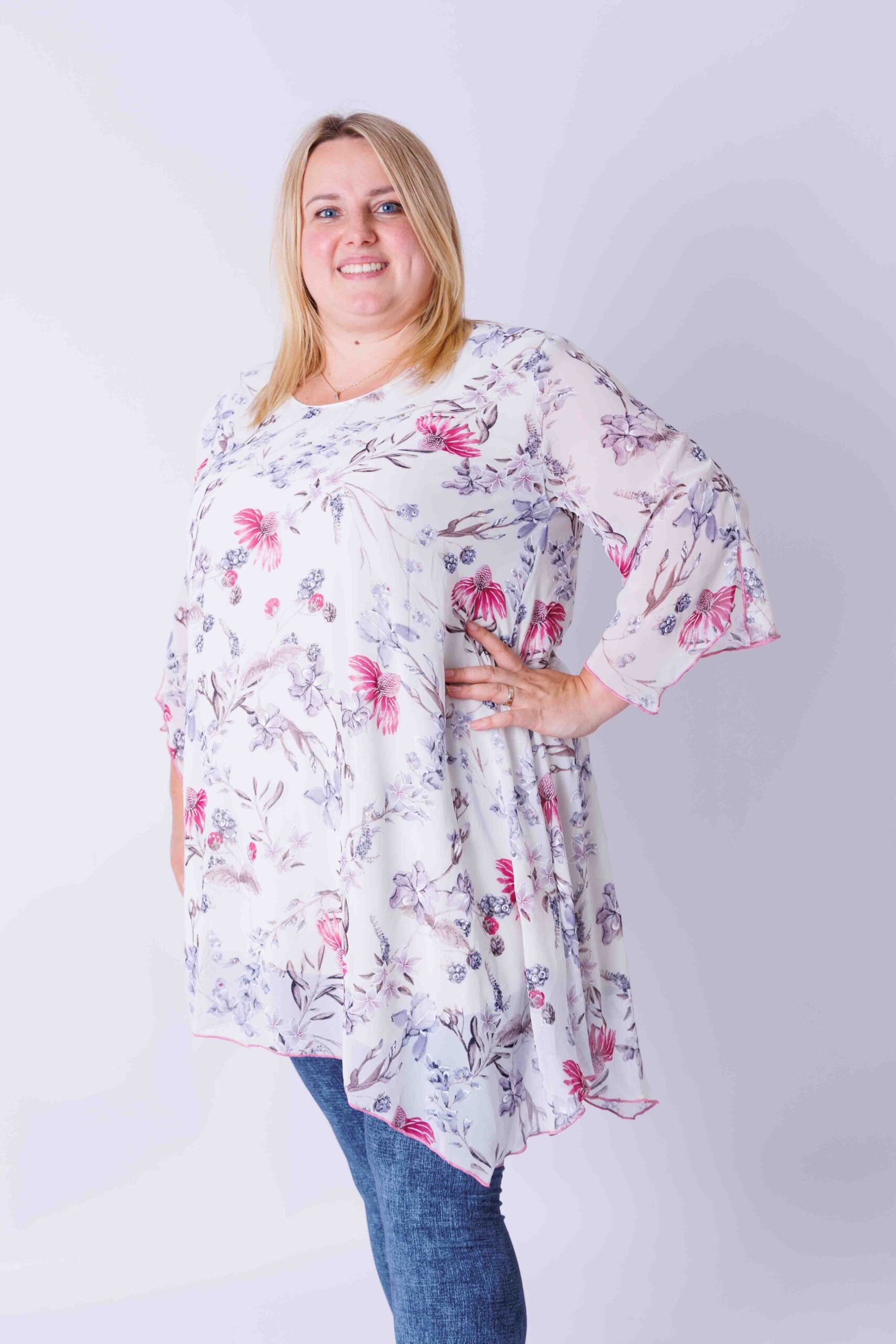 Tuniek Lotte asymmetrisch bloemen op wit chiffon