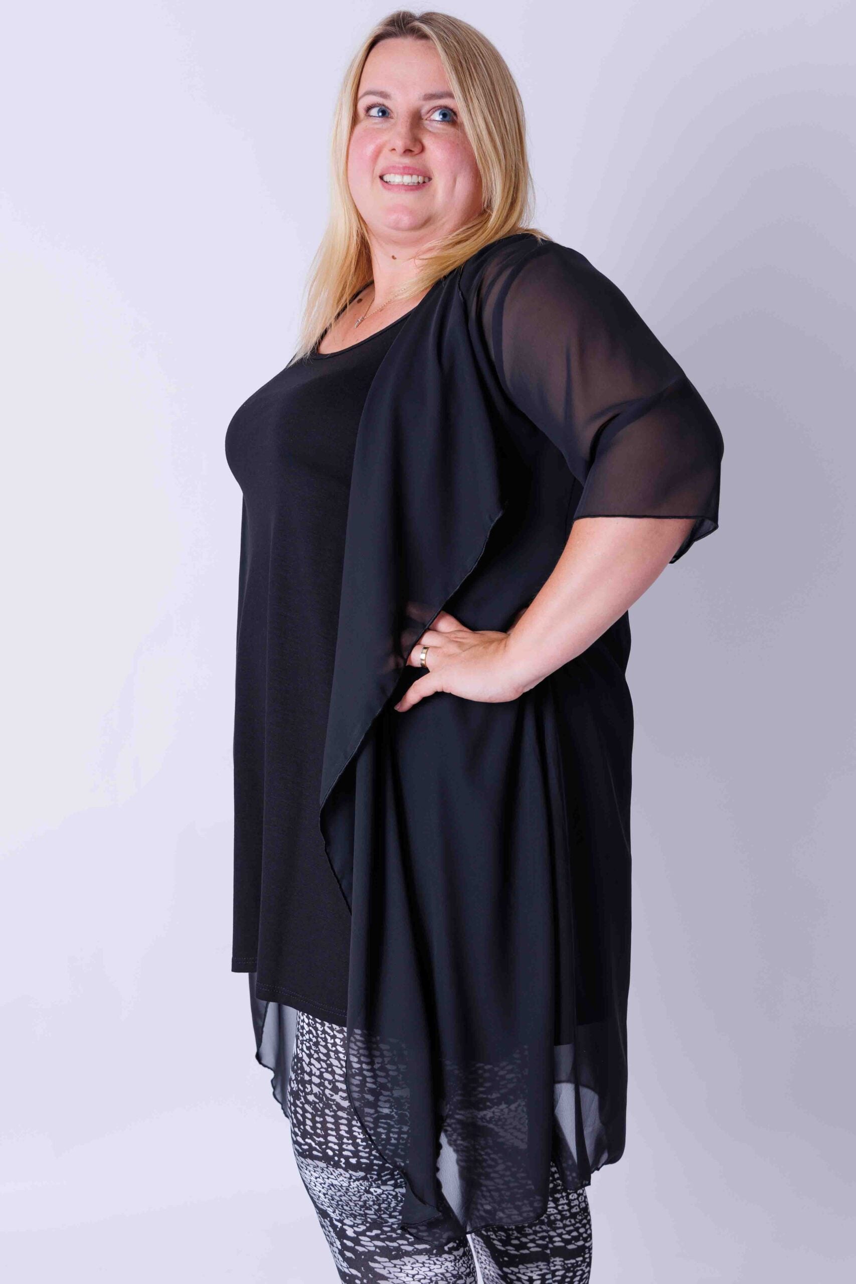 Vest Ivonne zwart chiffon ca 110 cm
