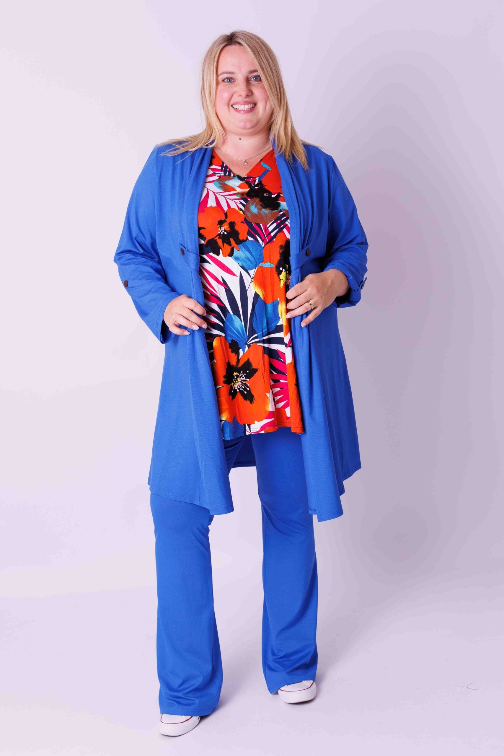 Top Ingrid, wijd mouwloos, oranje bloemen 85-90 cm viscose