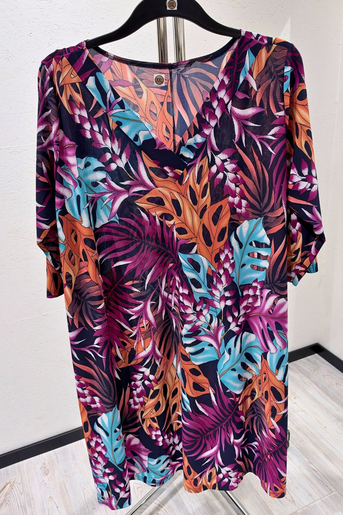 Jurk Ingrid A-lijn | Tropical Sunset | ITY | 3/4 mouw | V-hals | 105cm