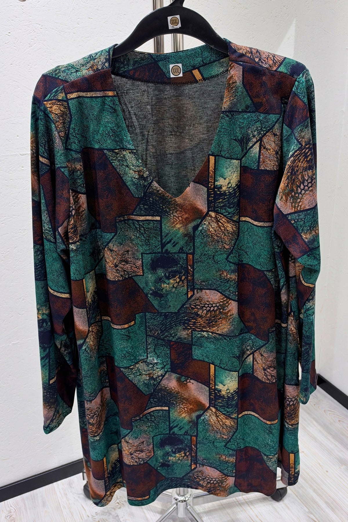 Longshirt Erna | Emerald Patchwork | met Viscose | Recht model | V-hals | 90 cm
