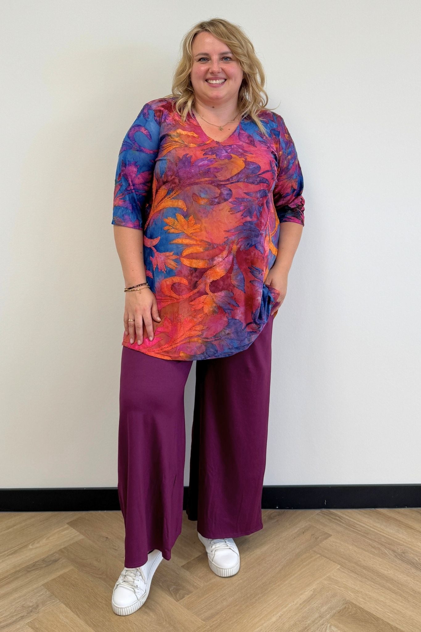 Top Erna | Majestic Bloom | Stretch Jersey | 3/4 mouw | Recht model | 90cm