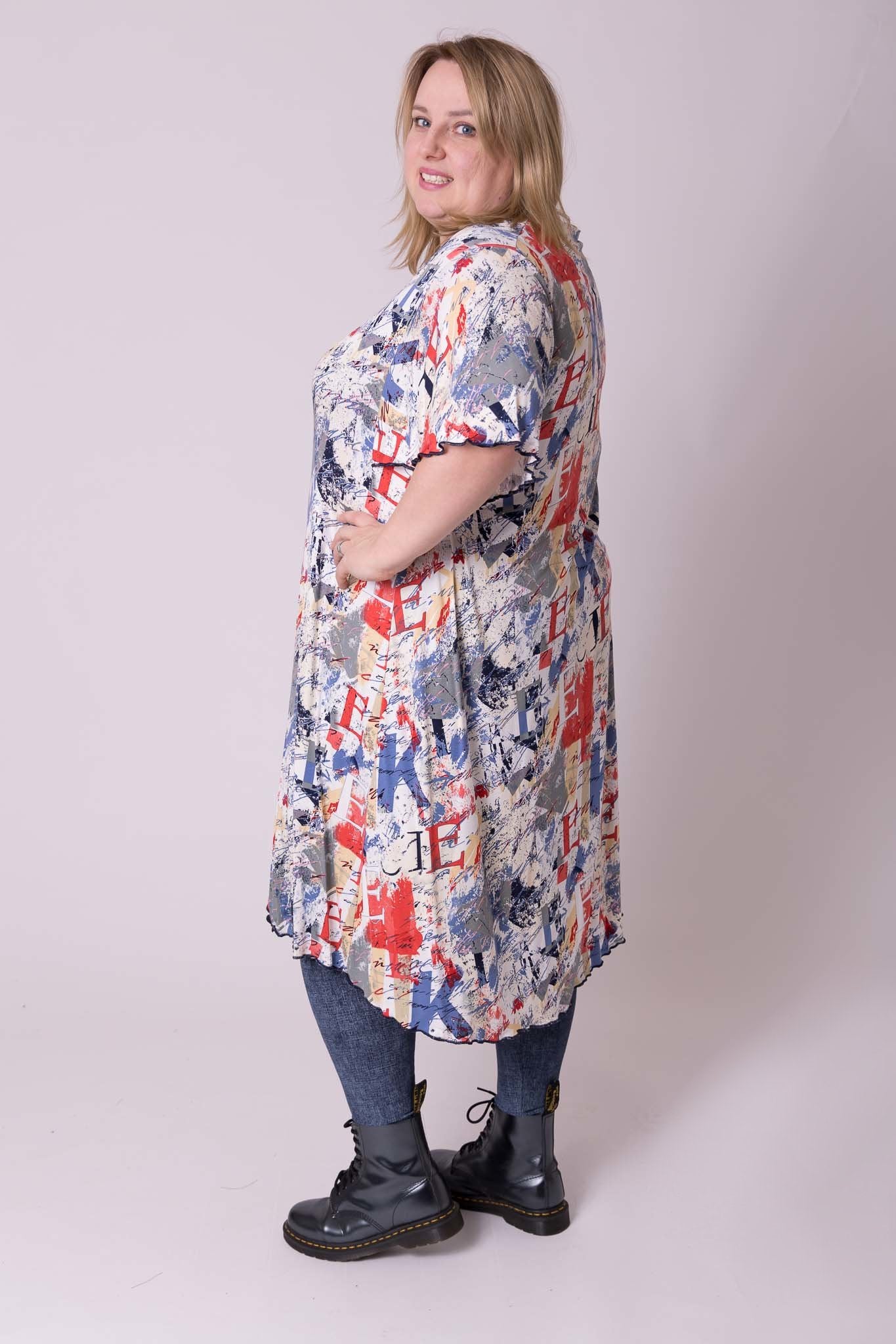 Tuniek/Jurk Karin met vlindermouwen 115 cm viscose de laatste maten 50-54