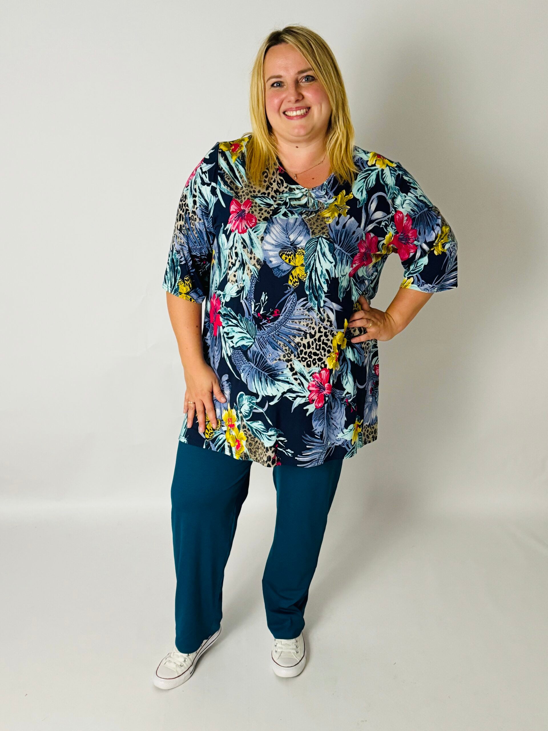 T-shirt Eva viscose met print jungle dieren 90cm