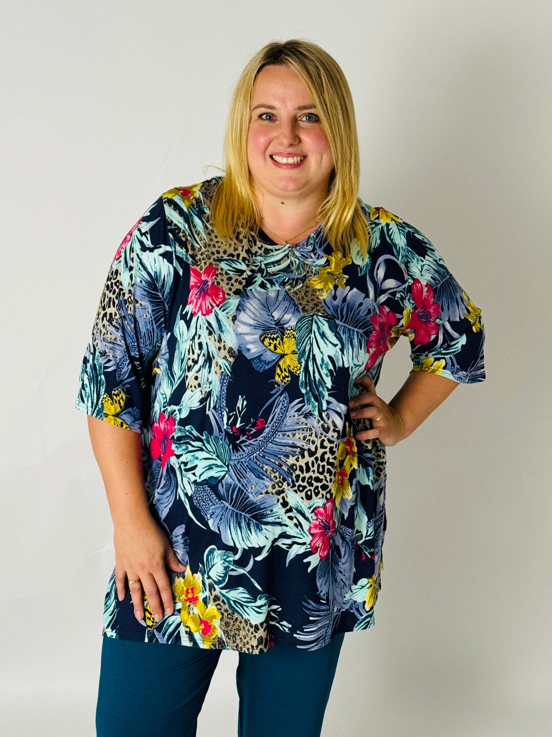 T-shirt Eva viscose met print jungle dieren 90cm