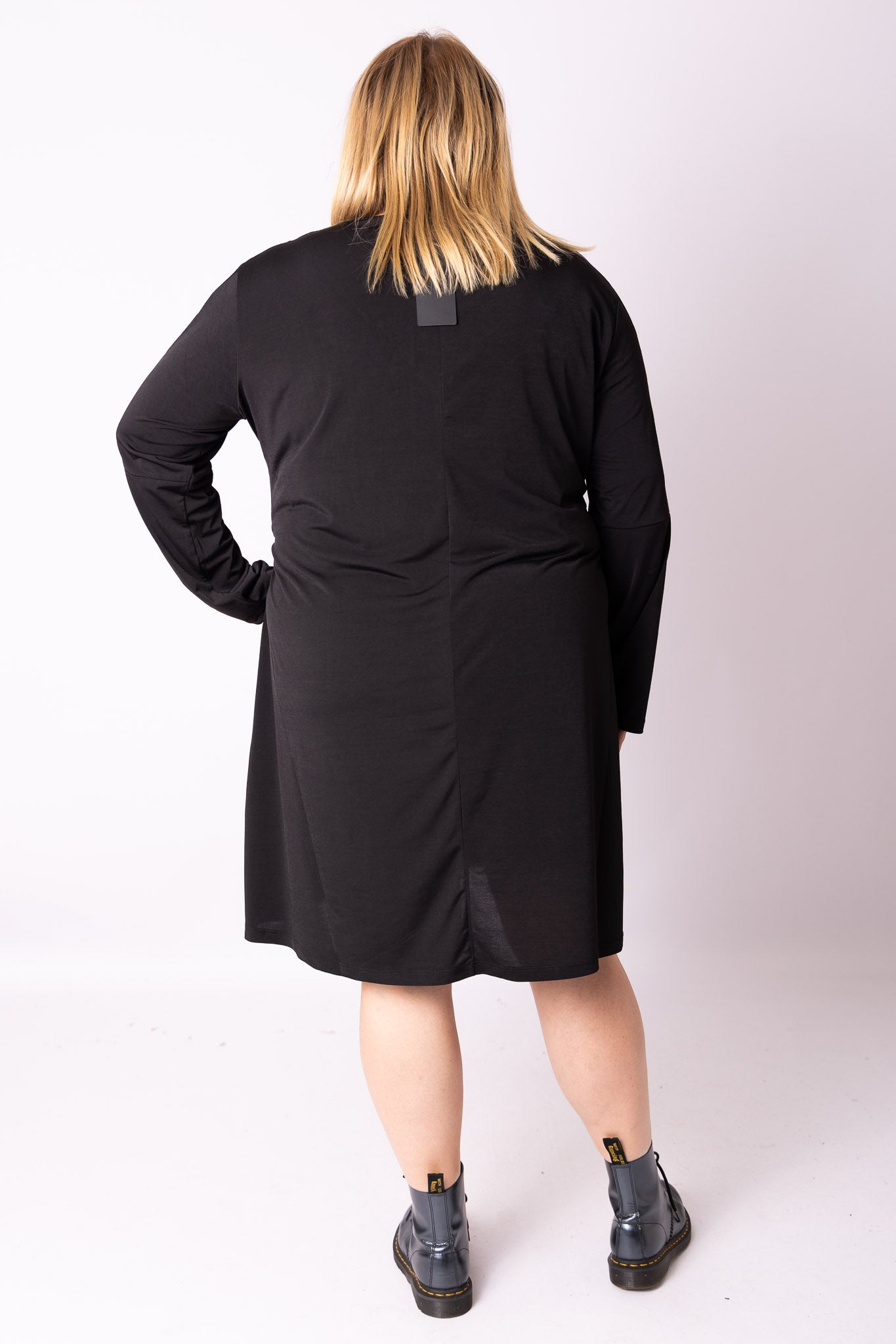 Jurk Patricia zwart travel stof ca 110 cm