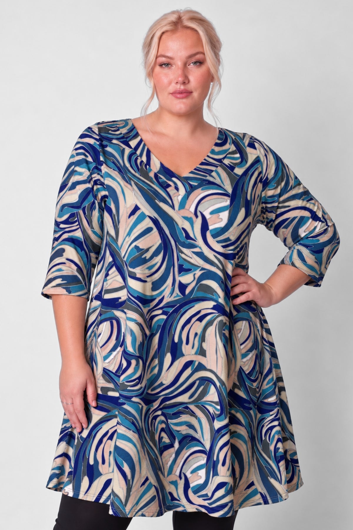 Jurk Ingrid A-lijn | Blue Lagoon | Soft Knit | 3/4 mouw | V-hals | 105cm