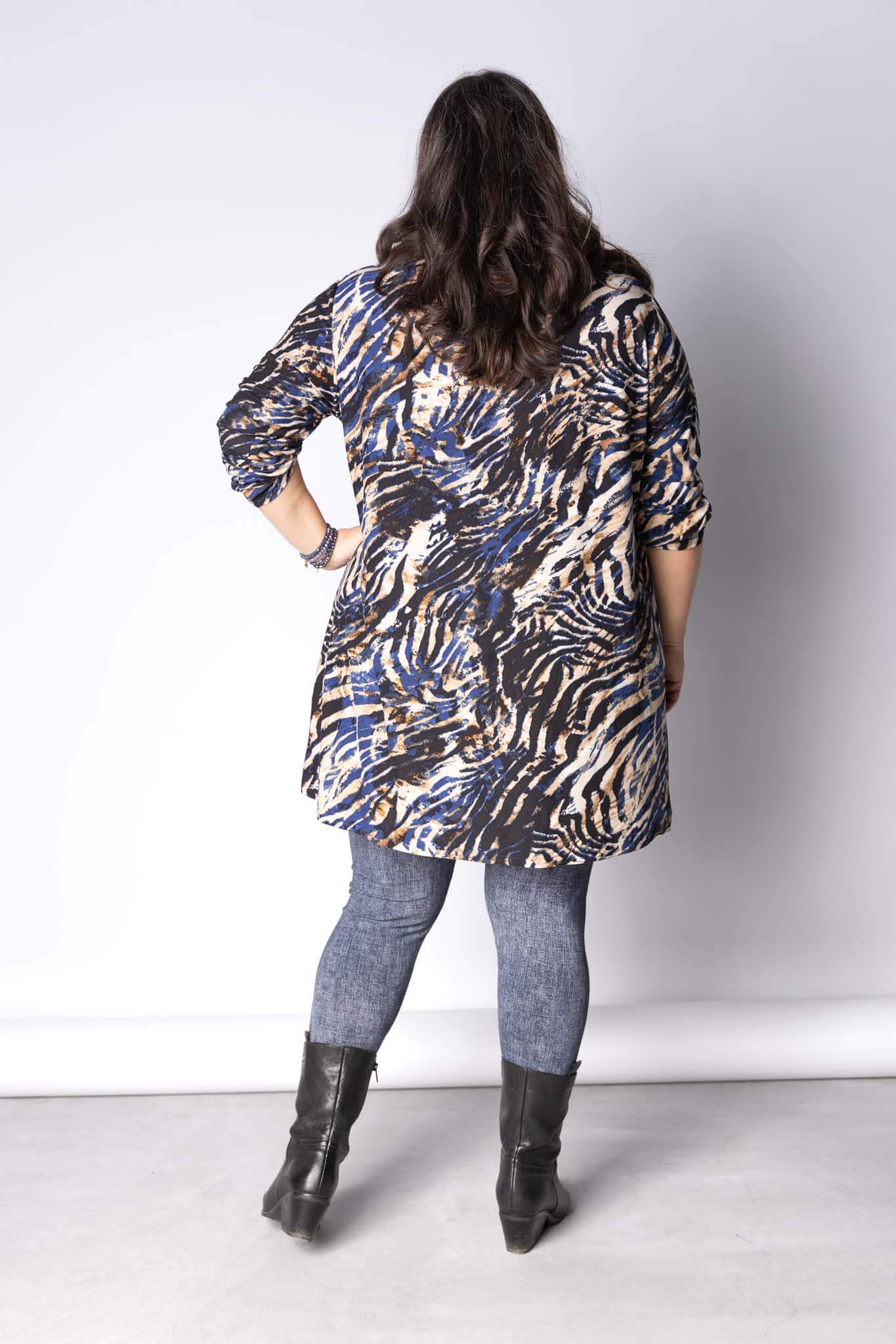 Top Vera |  Midnight Safari | Kimo | A-lijn | Lange mouw | 90cm