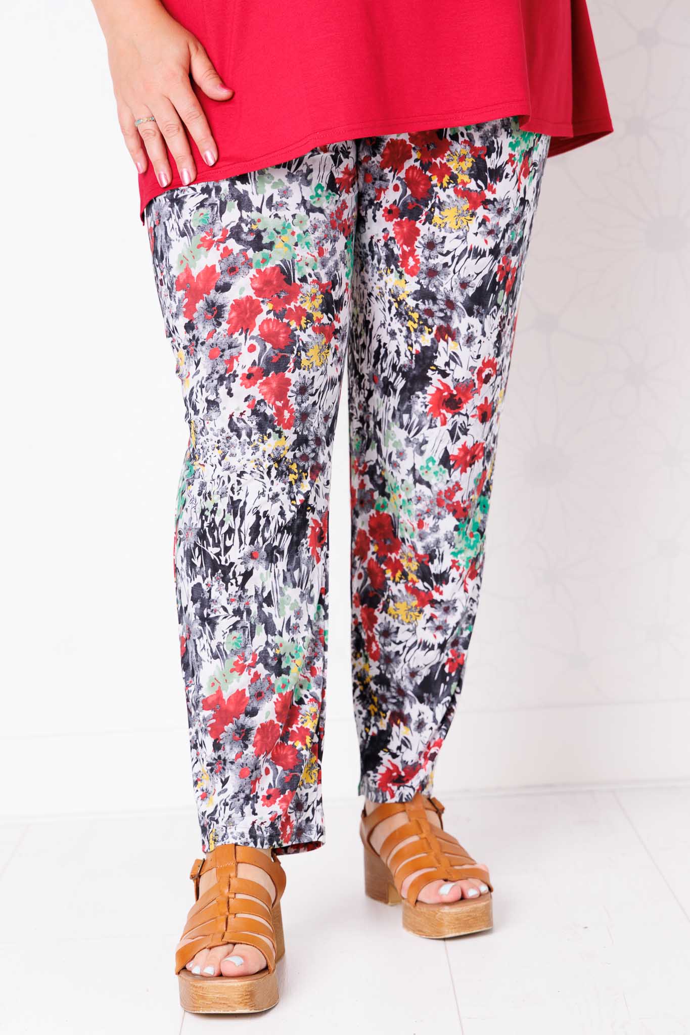 Zomerbroek smalle pijpen bloemen abstract travelstof-binnenbeenlengte ca 70-73