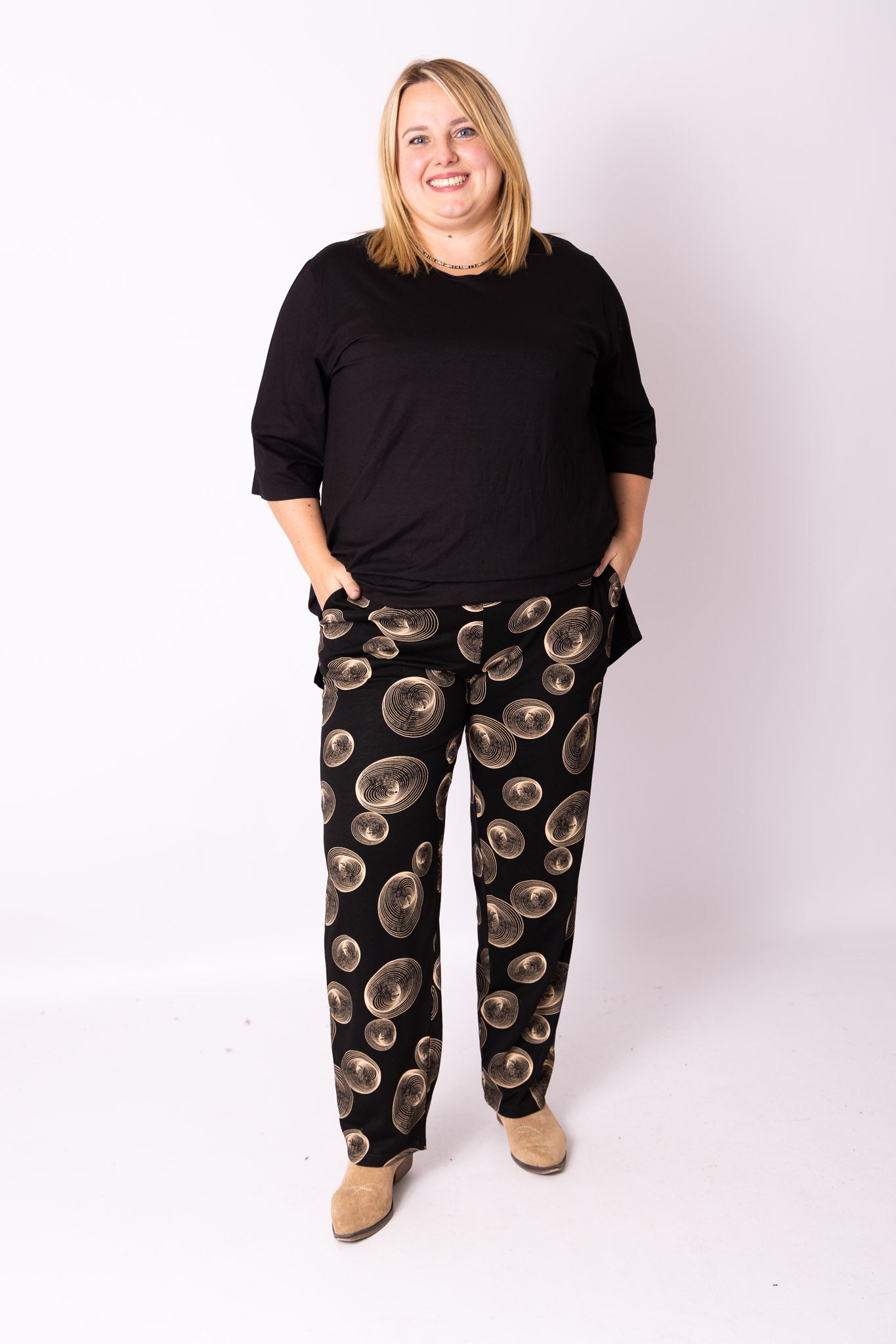 Broek Esther met zakken orbit abstract