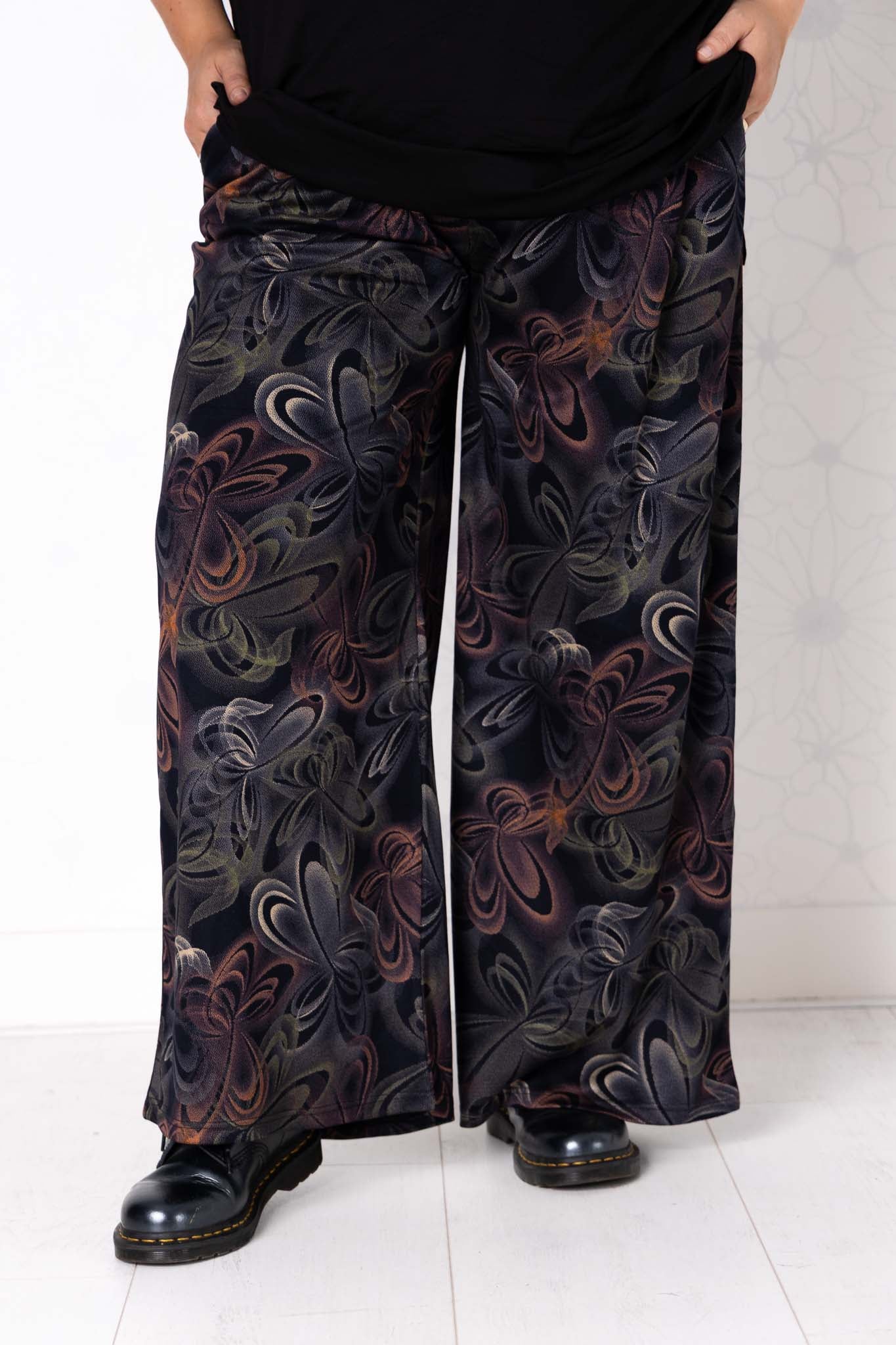 Wijde broek Suzette | Vlinder Abstract Bruin Zwart| Modal