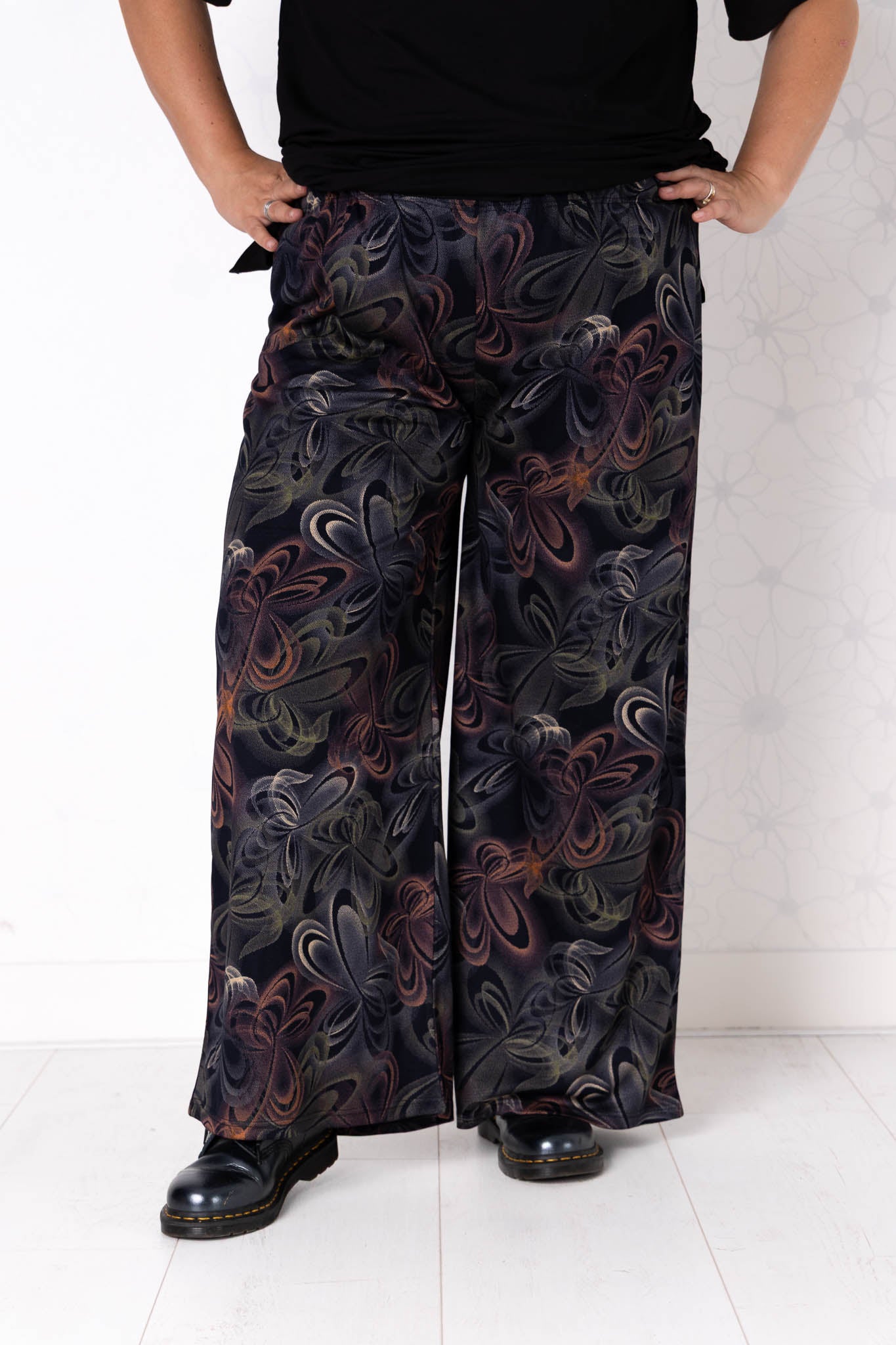 Wijde broek Suzette | Vlinder Abstract Bruin Zwart| Modal