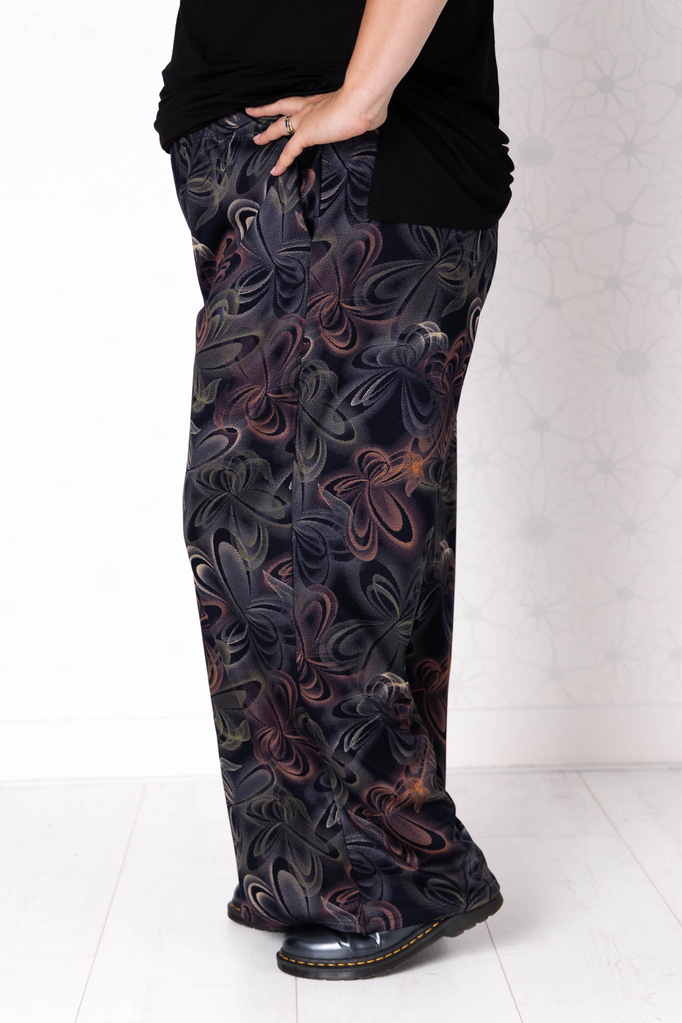 Wijde broek Suzette | Vlinder Abstract Bruin Zwart| Modal