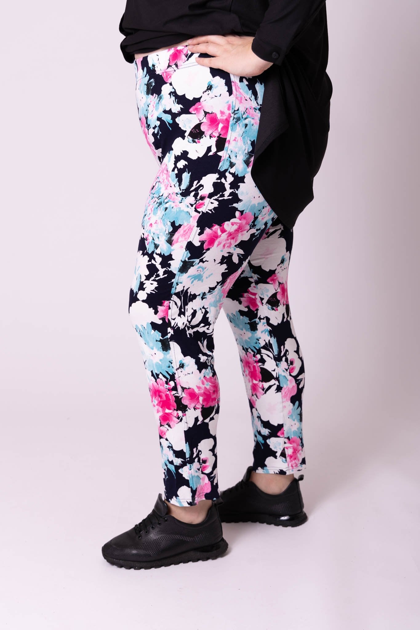 Broek lang viscose print maten 42-62