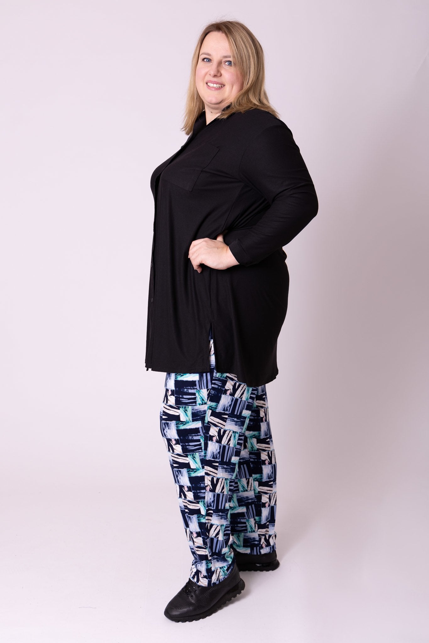 Broek lang viscose print maten 42-62