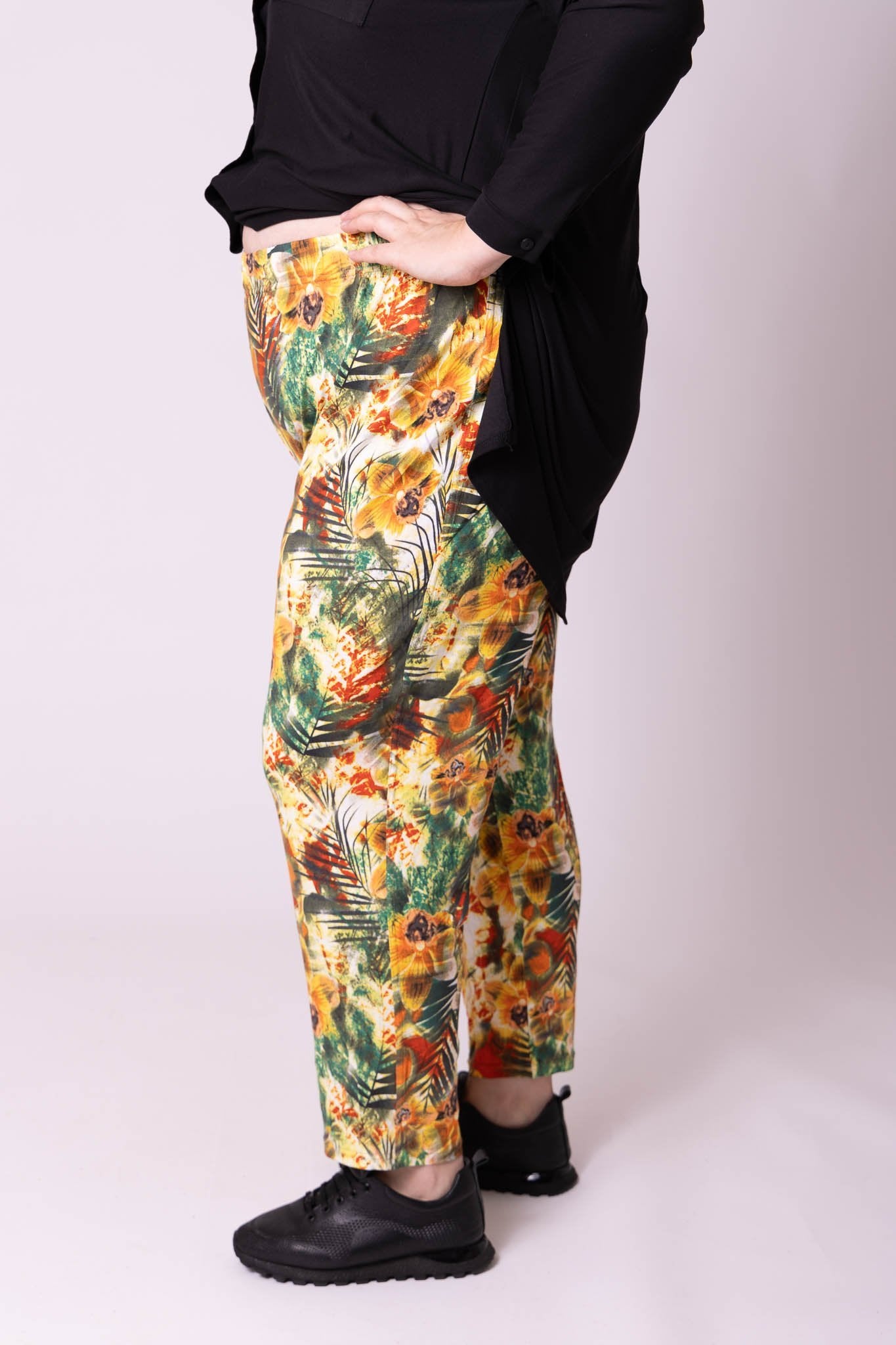 Broek lang viscose print maten 42-62