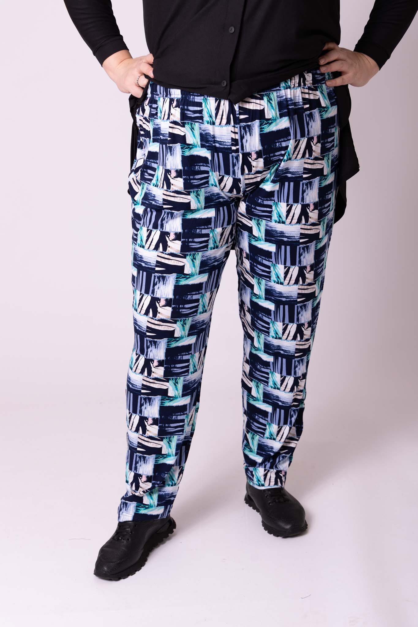Broek lang viscose print maten 42-62