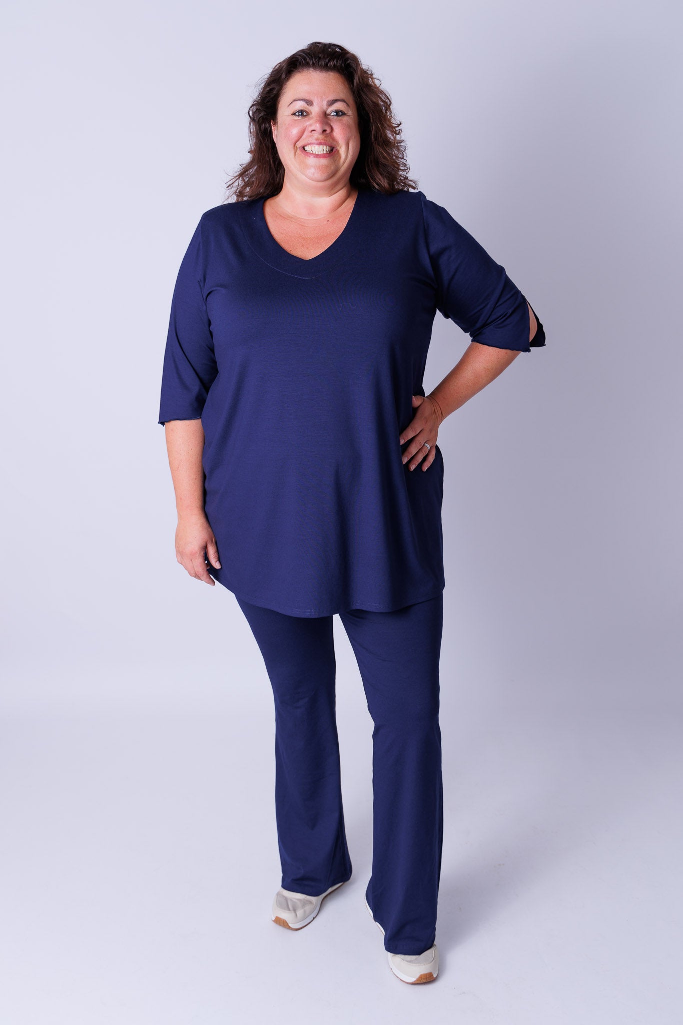 Flared legging viscose binnenbeenlengte ca 80 cm t/m maten 56-64