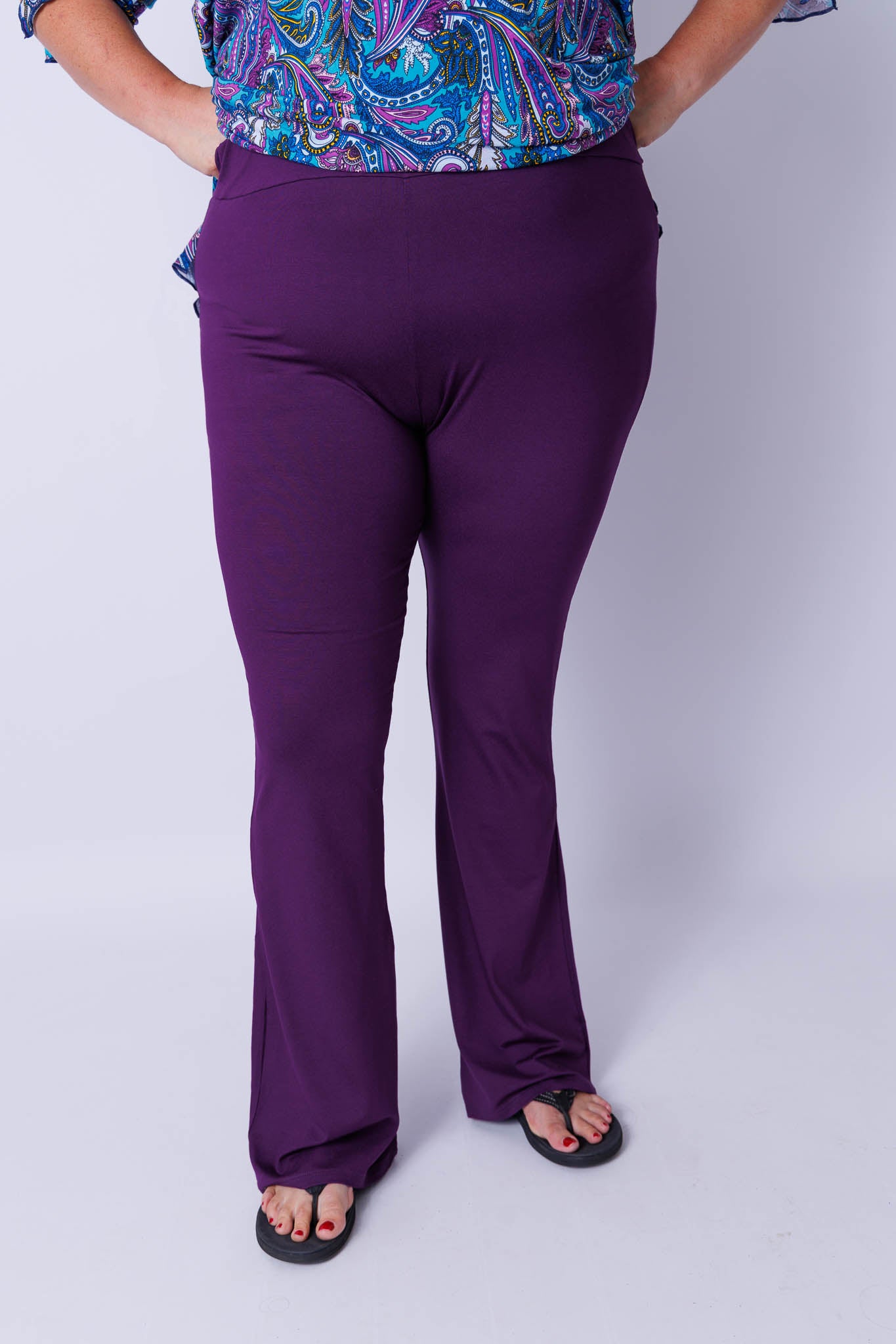 Flared legging viscose binnenbeenlengte ca 80 cm t/m maten 56-64