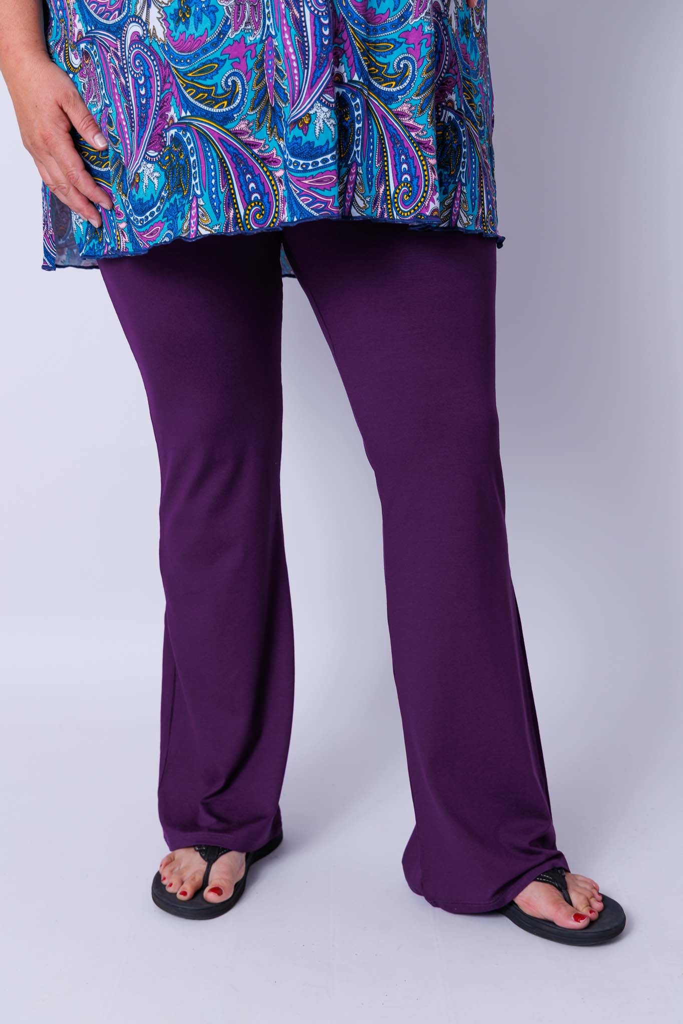 Flared legging viscose binnenbeenlengte ca 80 cm t/m maten 56-64